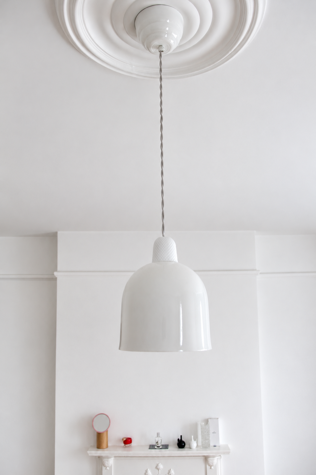 Pimple Cloche Pendent Light 01.png