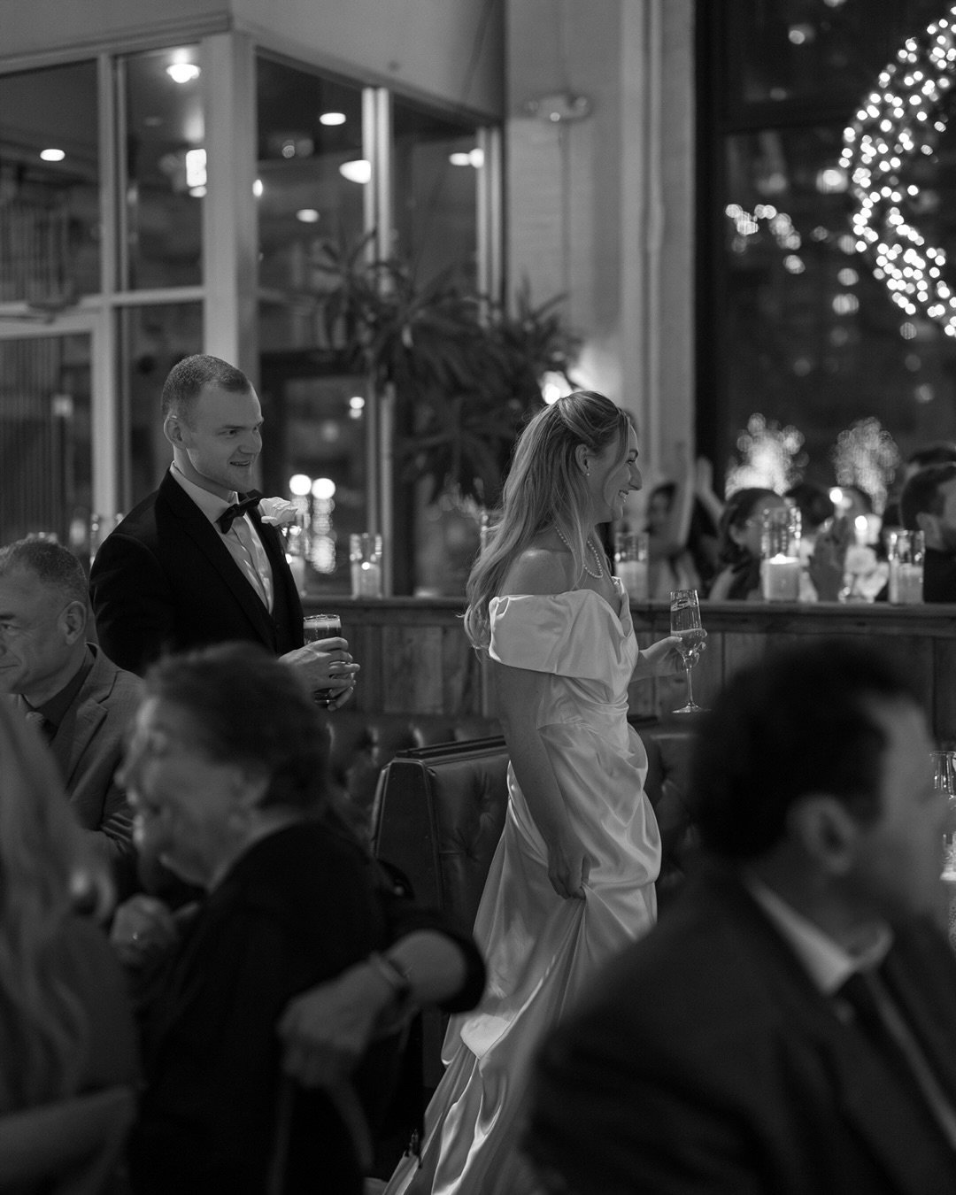 A recap of Michelle and Ryan&rsquo;s winter wedding overlooking the Hudson. So many beautiful emotions this day and the perfect exit to our 2025 season 🪩

#weddingphotographer #nycweddingphotographer #newyorkweddingphotographer #editorialweddingphot