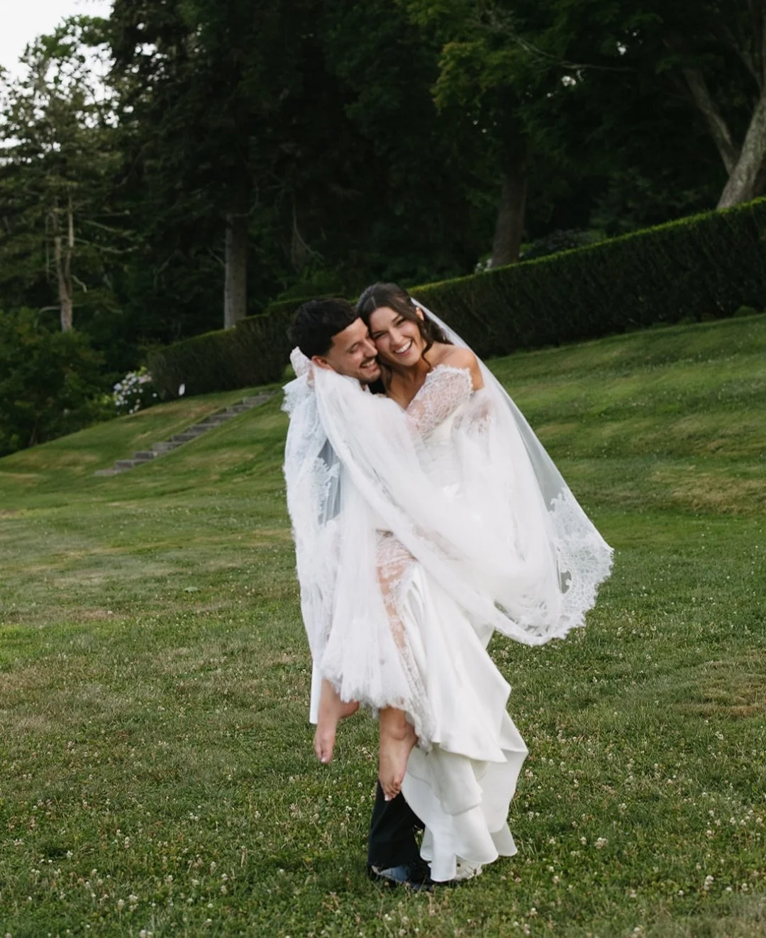 Summer in Newport, RI 

Venue &mdash; @glenmanorhouse 
Photographer &mdash; @mariweddingco 
Coordinator &mdash; @anintimateevent 
Content Creator &mdash; @social.bysi 
Personal Florals &mdash; @__shadestudio 
Hair and Makeup &mdash; @hairbylizzzz @er