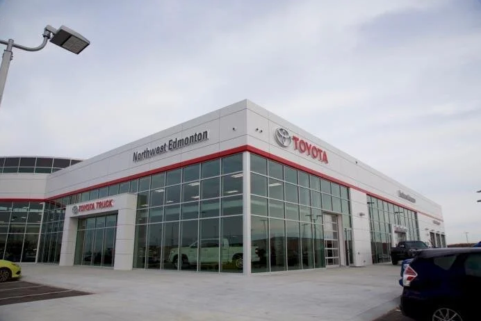 How to Choose the Best Painting Contractors for Your Edmonton Commercial Building?