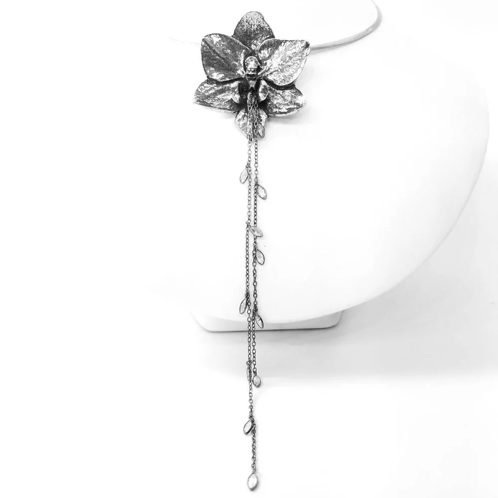 Orchid collar | Martha Rotten
