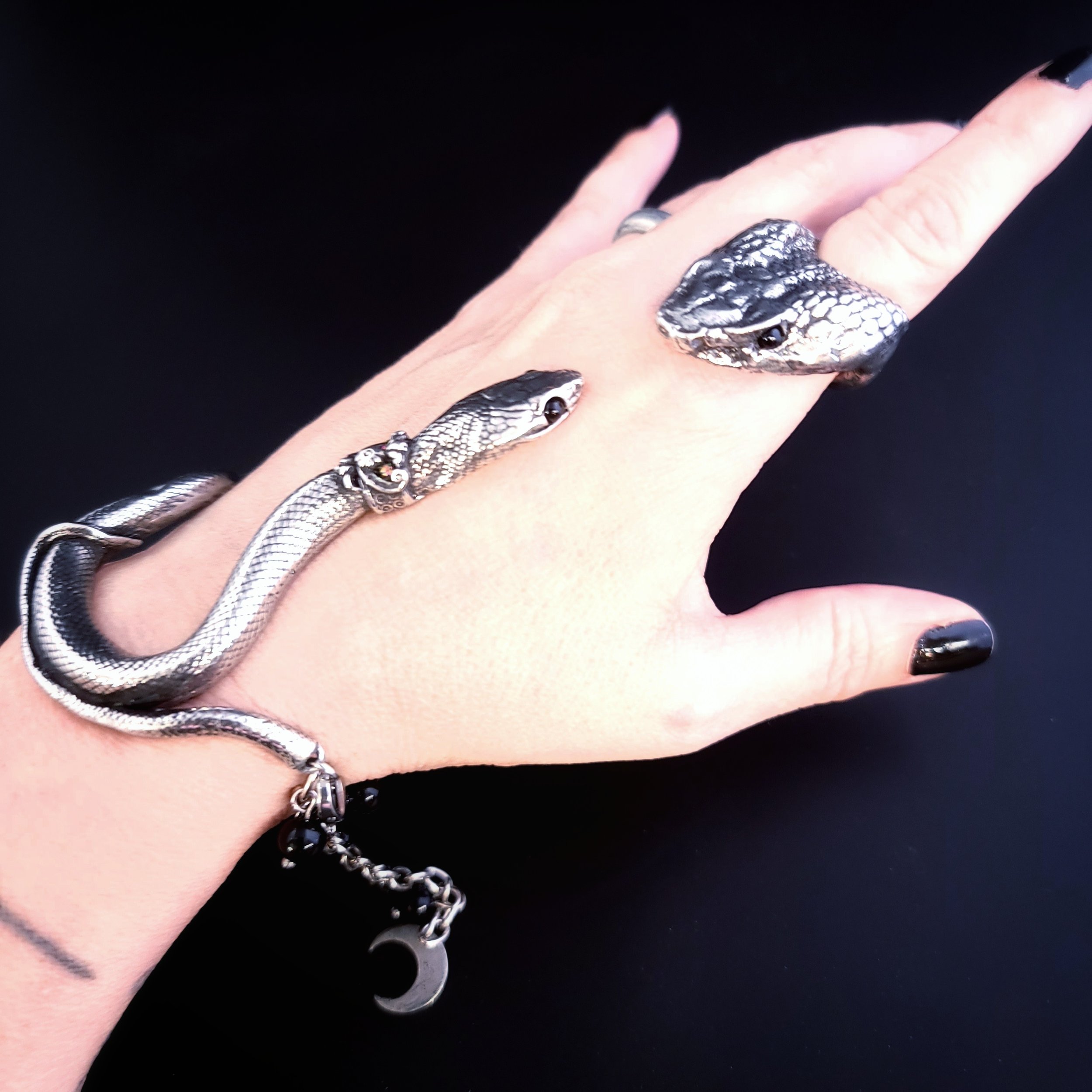 Buy El Regalo 1 PC Snake Armlet - Arm-bracelet/Bajuband for Girls & Women |  Serpent Arm Bracelet for Girls & Women (Style-1) at Amazon.in
