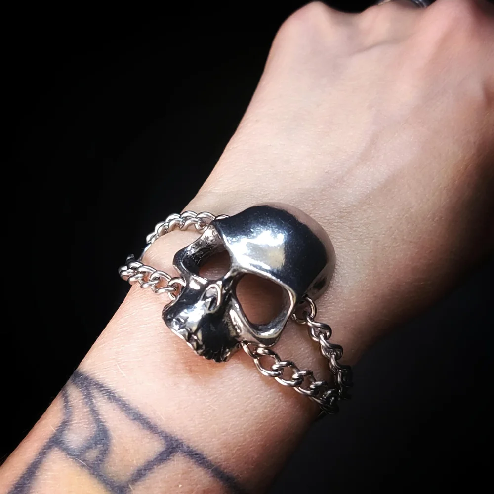 Skull Bracelet (Easy-On) | Martha Rotten