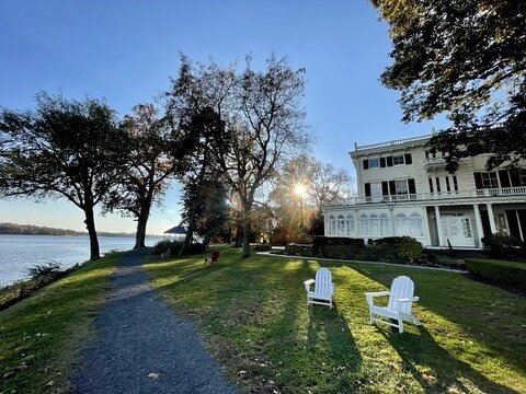 WINE BARRE @ GLEN FOERD ✨🥂

Purchase tickets at the link in our bio 🎉

We are so insanely excited to be partnering with Glen Foerd to bring you Wine Barre along the Delaware River at the GORGEOUS Glen Foerd mansion! 

🍷EVENT DETAILS:
- Thursday, J