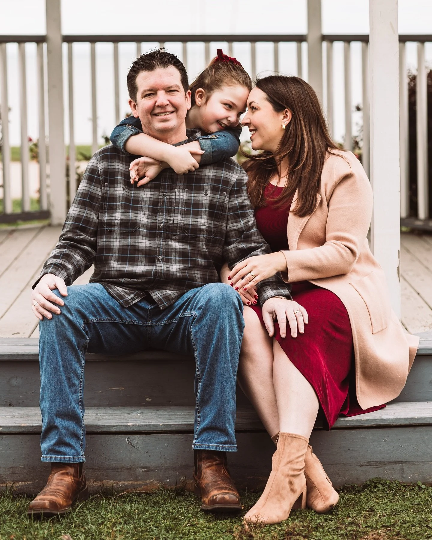 Squeezed in a last minute fall session over the weekend! 
&bull;
#kenoshaphotographer #kenoshaportraitphotographer #kenoshafamilyphotographer #wisconsinphotographer