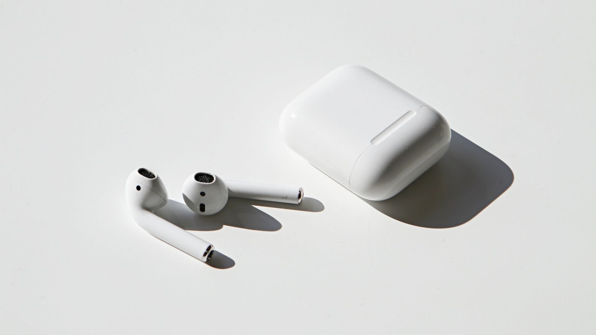I de fleste tilfælde godt Husarbejde Yes, AirPods can damage your hearing. Here's how to see if the volume is  too loud. — Soundly