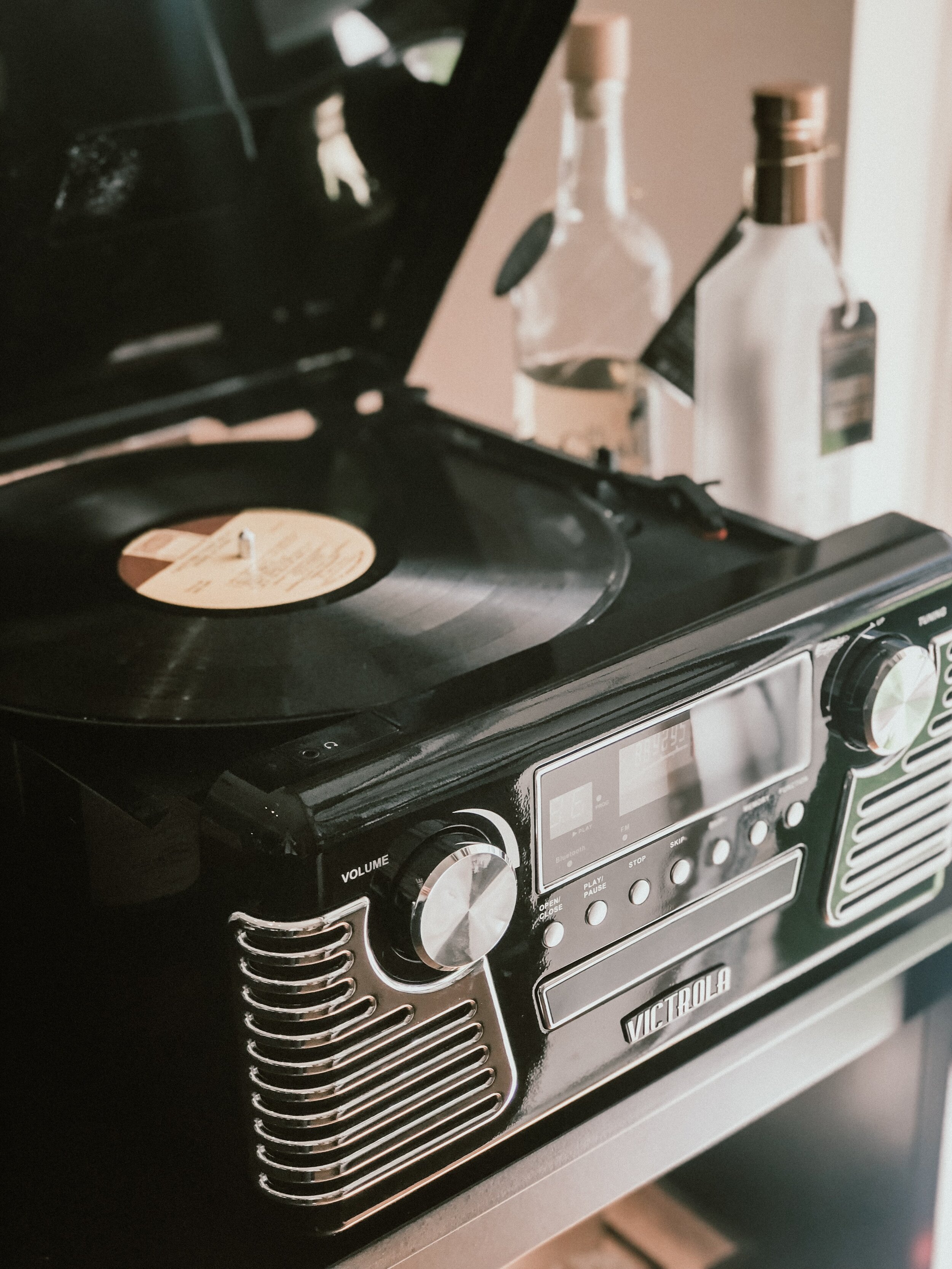 victrola-record-players-7C_5Eg6Ki70-unsplash.jpg