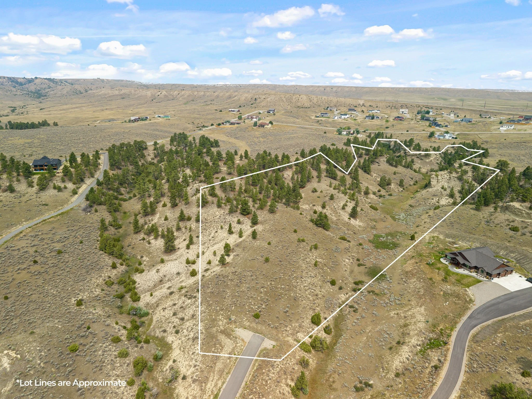 10-web-or-mls-FarandAwayEstates_08_LL.jpg