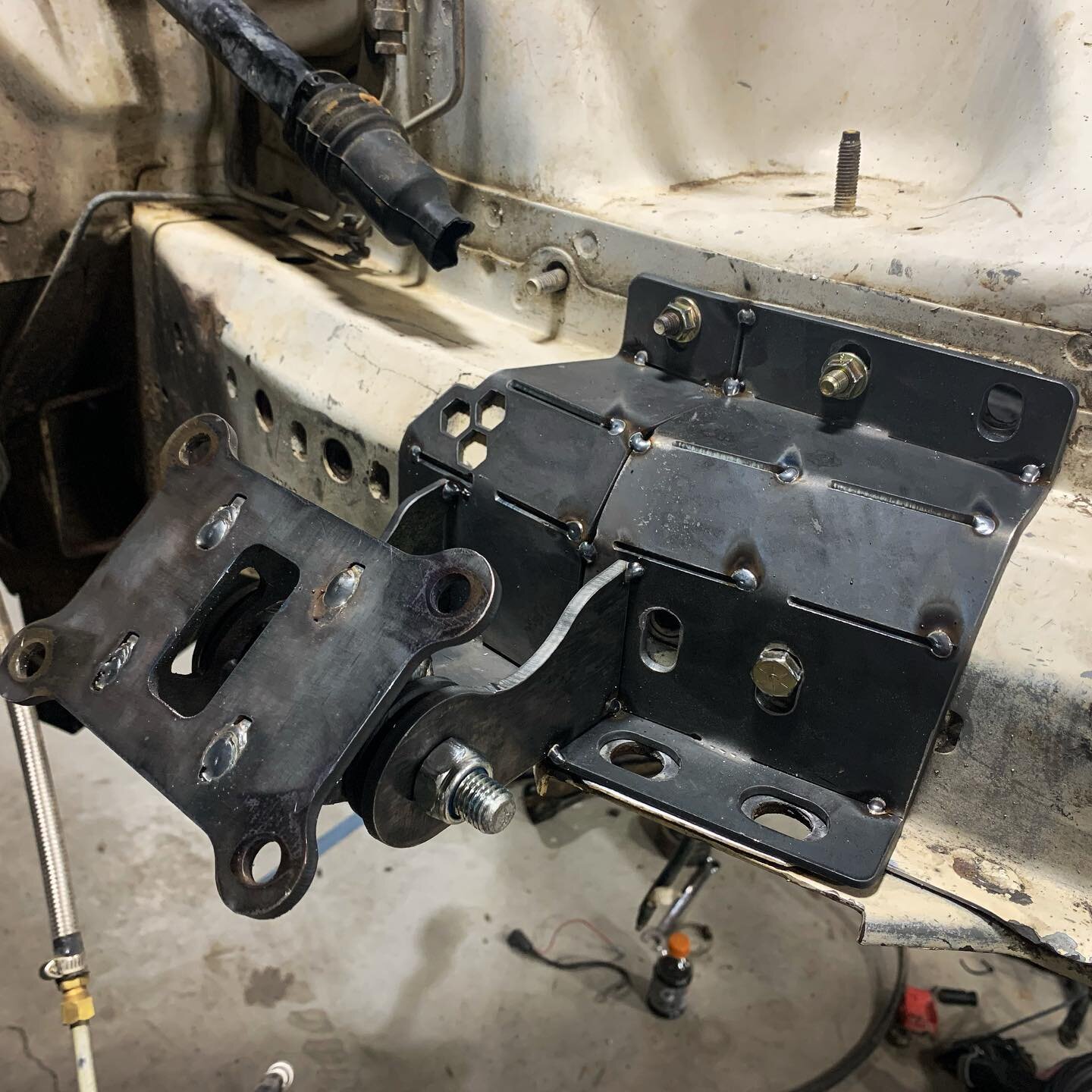 LSx Motor Mounts for Jeep Cherokee XJ Chassis (New Adjustable