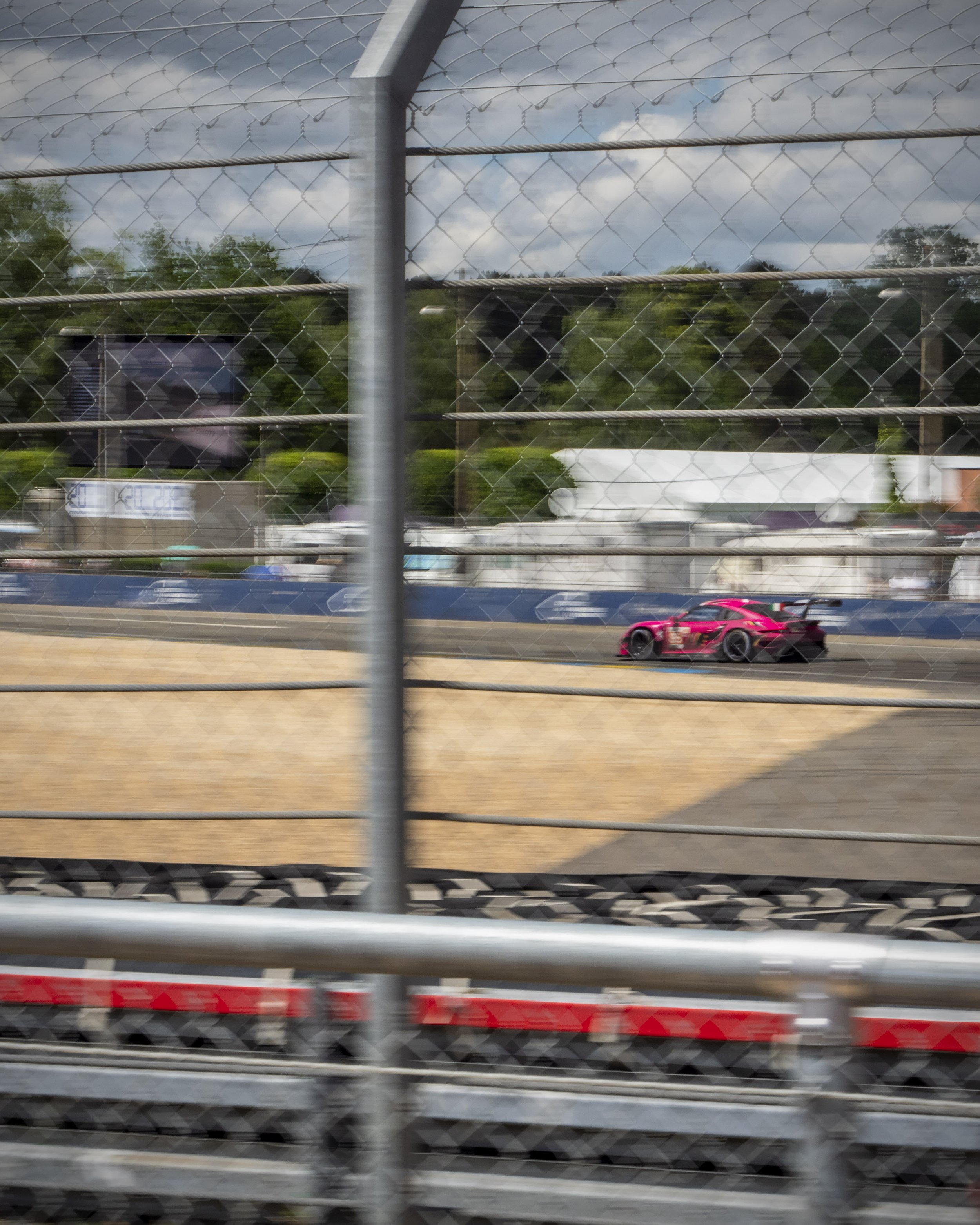 Le Mans Mulsanne Roller Porsche Pink 4x5.jpg