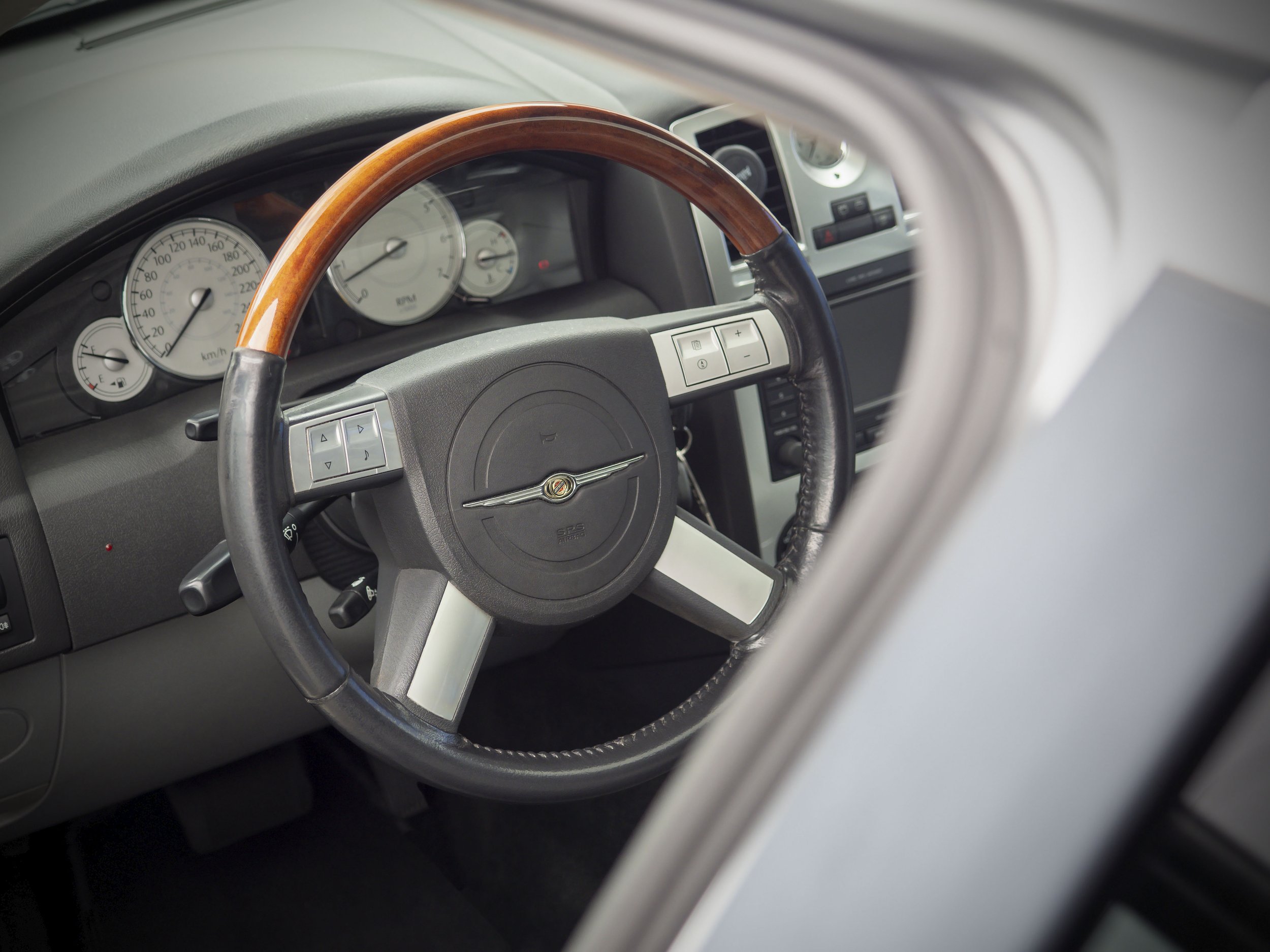 Chrysler 300c Interior.jpg