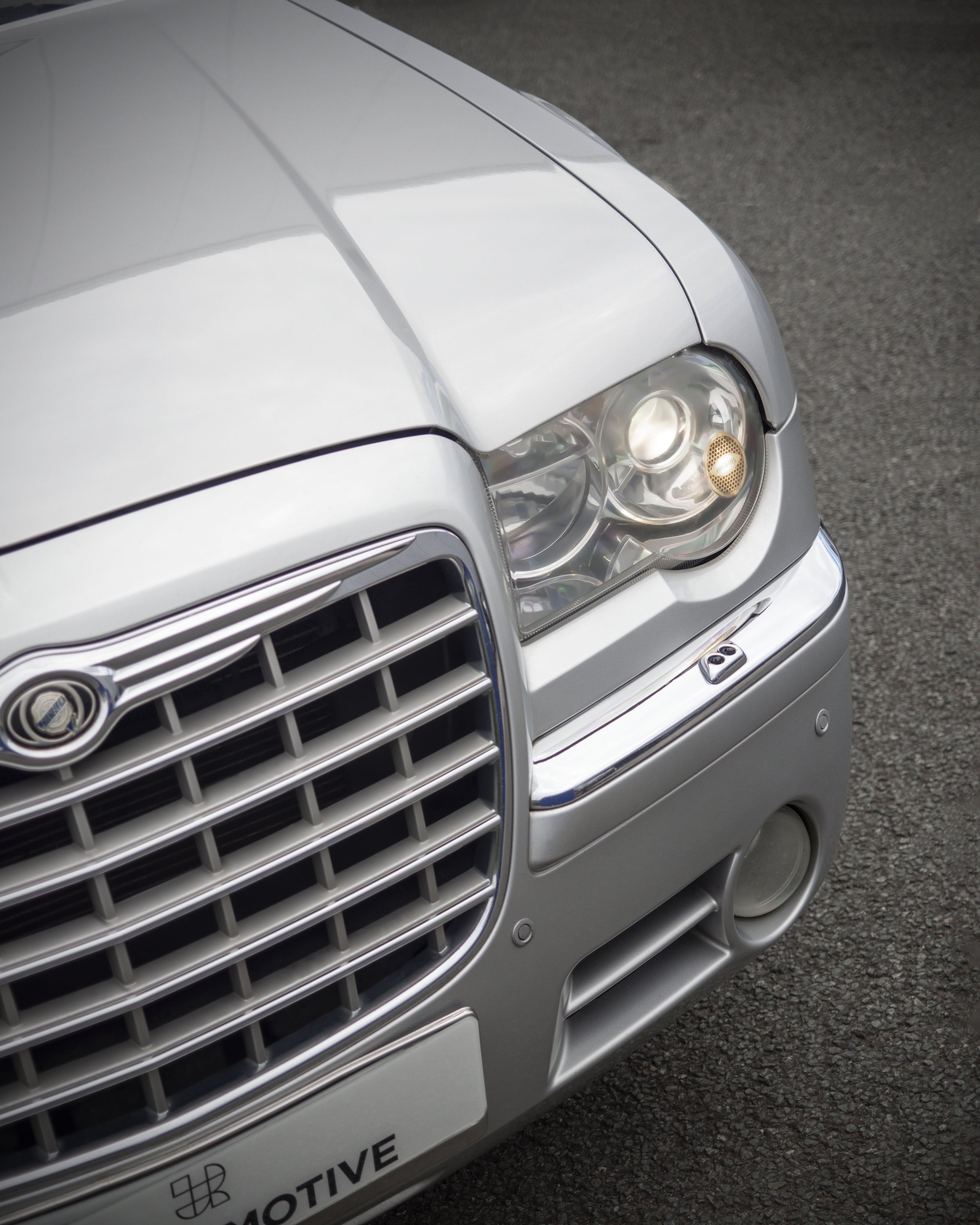 Chrysler 300c Front Detail 4x5.jpg