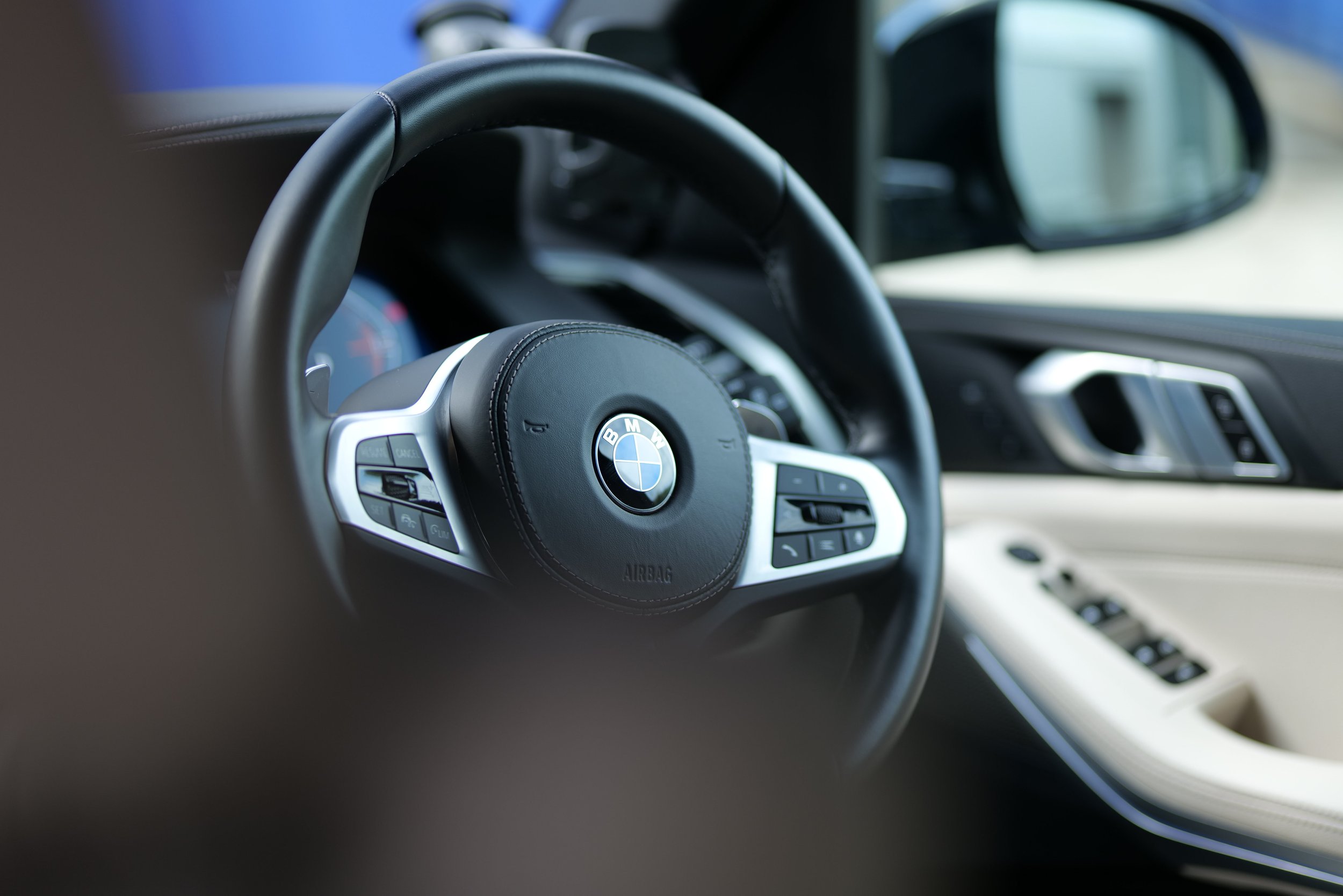 BMW X5 Interior Detail 3x2.jpg