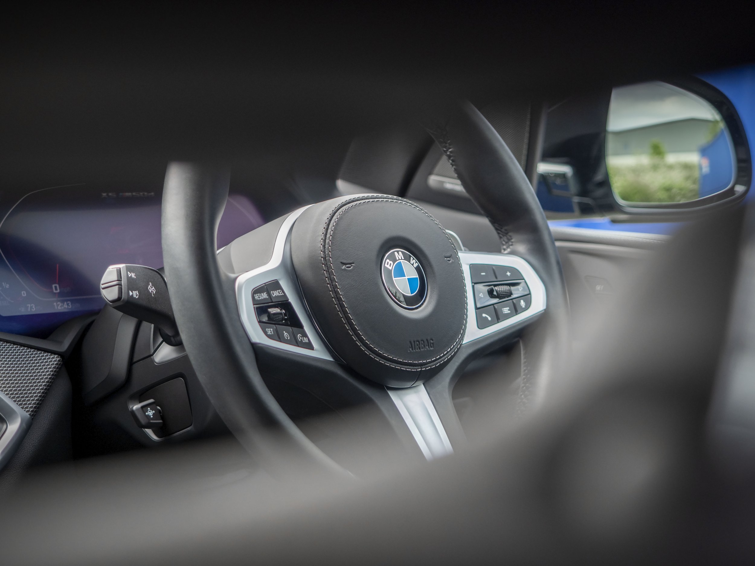 BMW X5 M50d Interior 1 4x3.jpg