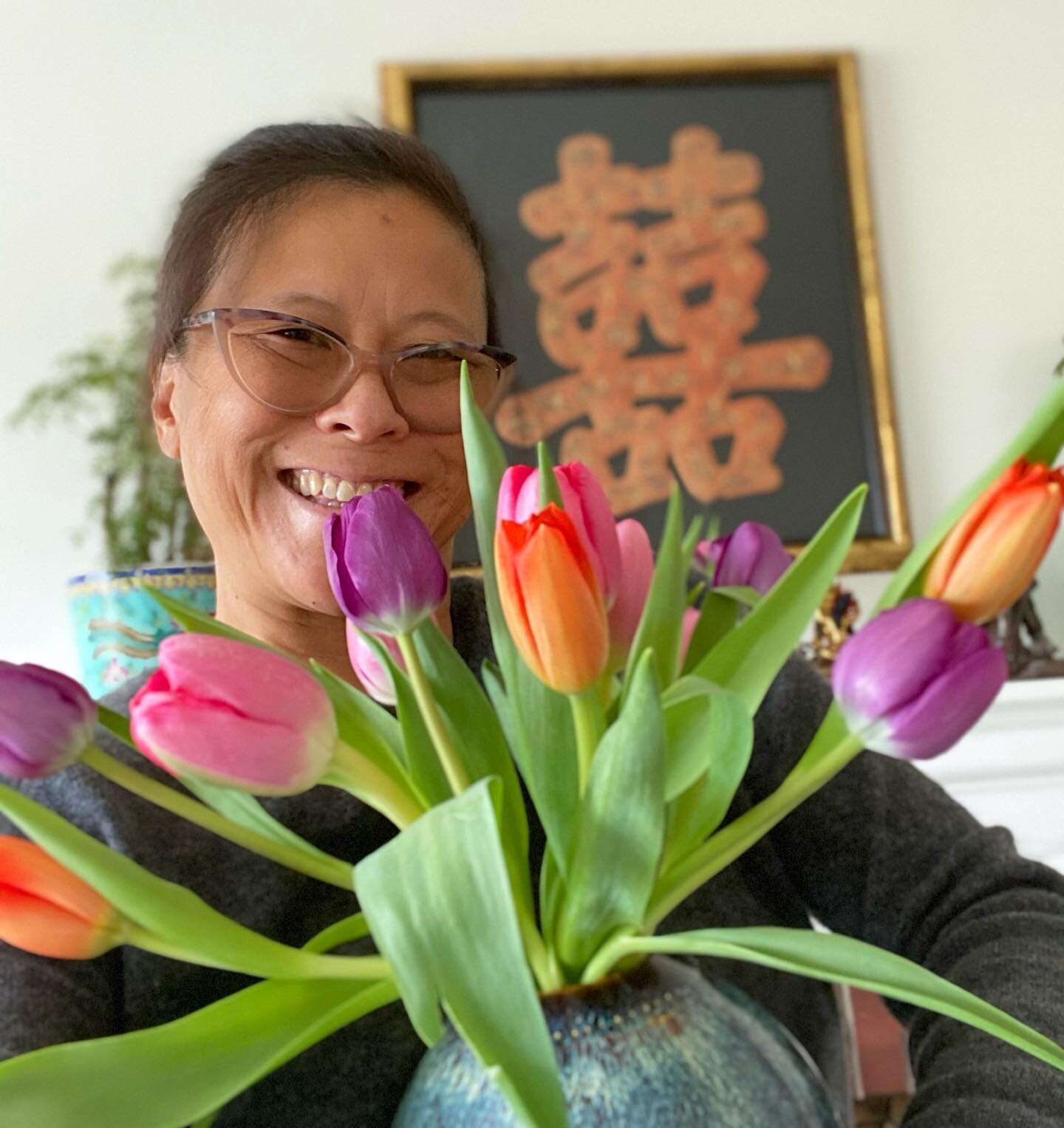 TULIPS!
.
.
One of my favourite things in Spring is to see all the bulbs blossom into colour!
.
.
And the short season of tulips, hyacinths, lilac, freesias, daffodils and iris brings me wide smiles. There is something about the fragile, exuberant an