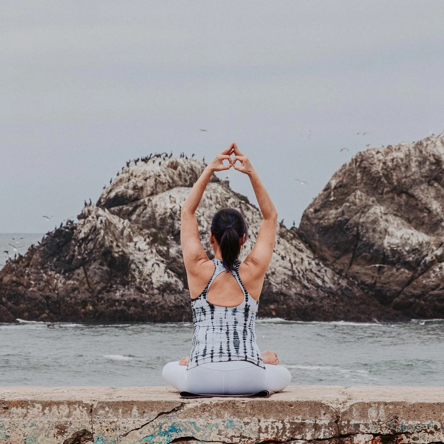 FEELS LIKE AUTUMN

These past few mornings have been chilly, and reminders of the cooler days ahead. 

Times of transition are the most challenging for our health and the transition from the warmth of summer into autumn is an important one.

Summer i