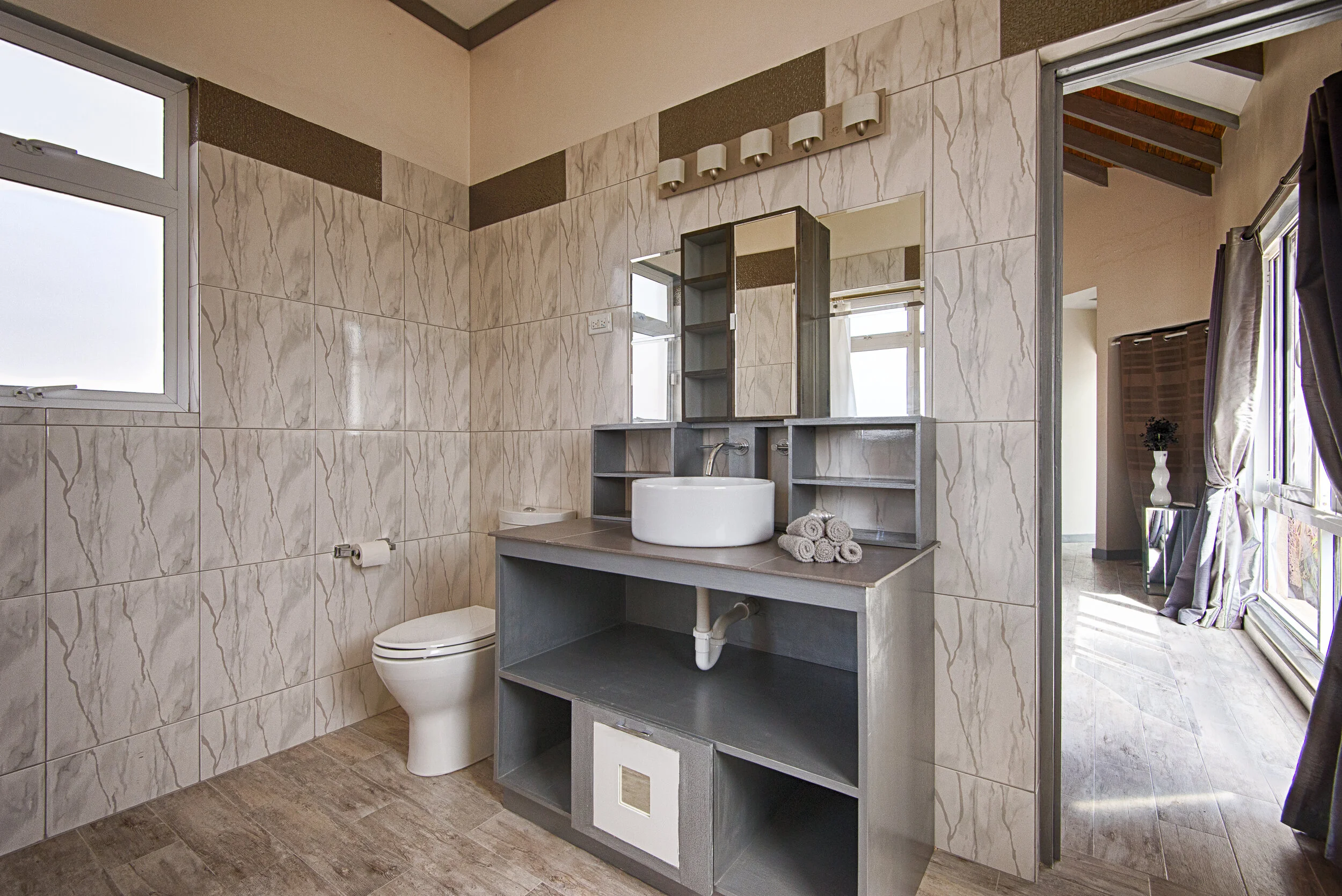 Platinum Suite 2.jpg