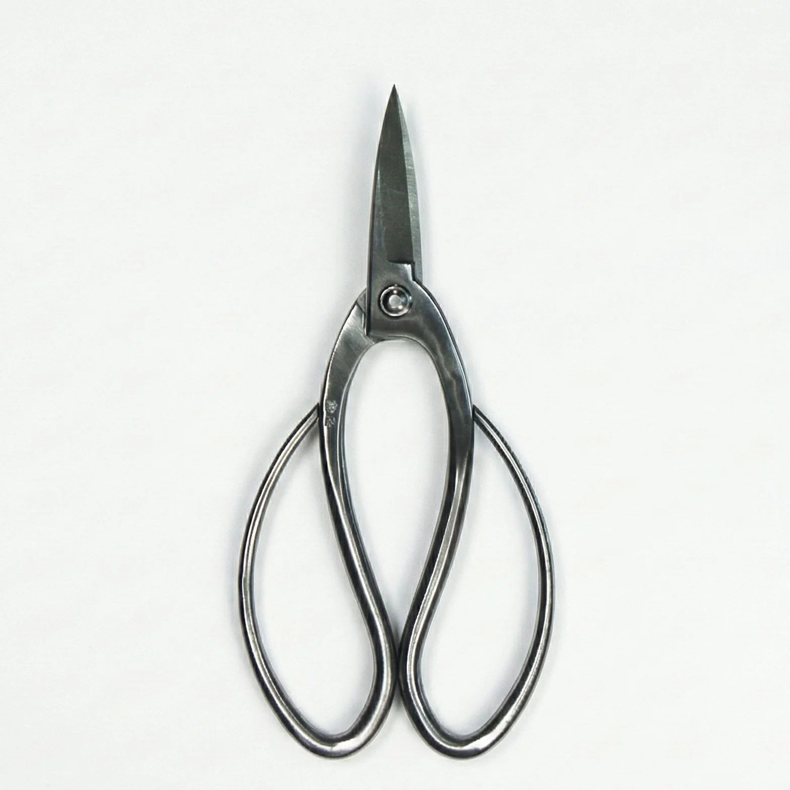 Root shears 1 edited.jpg