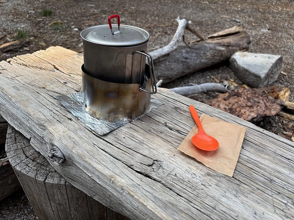 A bench to sit & cook on