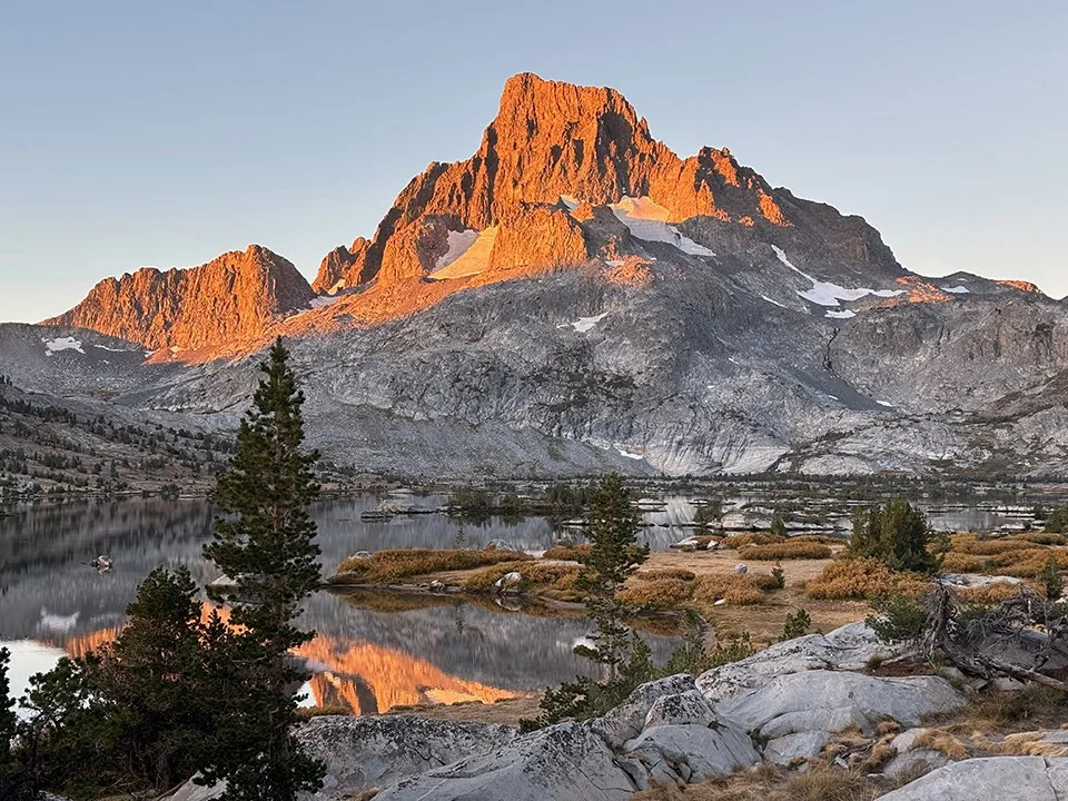 Sunrise — Banner Peak over Thousand Island Lake (looking west)