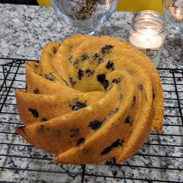 Tonight, Huzzo wanted a cake. Just took it out of the oven and SUCCESSFULLY popped it out of the pan. (This pan is very tricky....my nemesis.) Lemon Blueberry Yogurt cake. From scratch...right down to the zest and all! Glaze goes on after it cools.