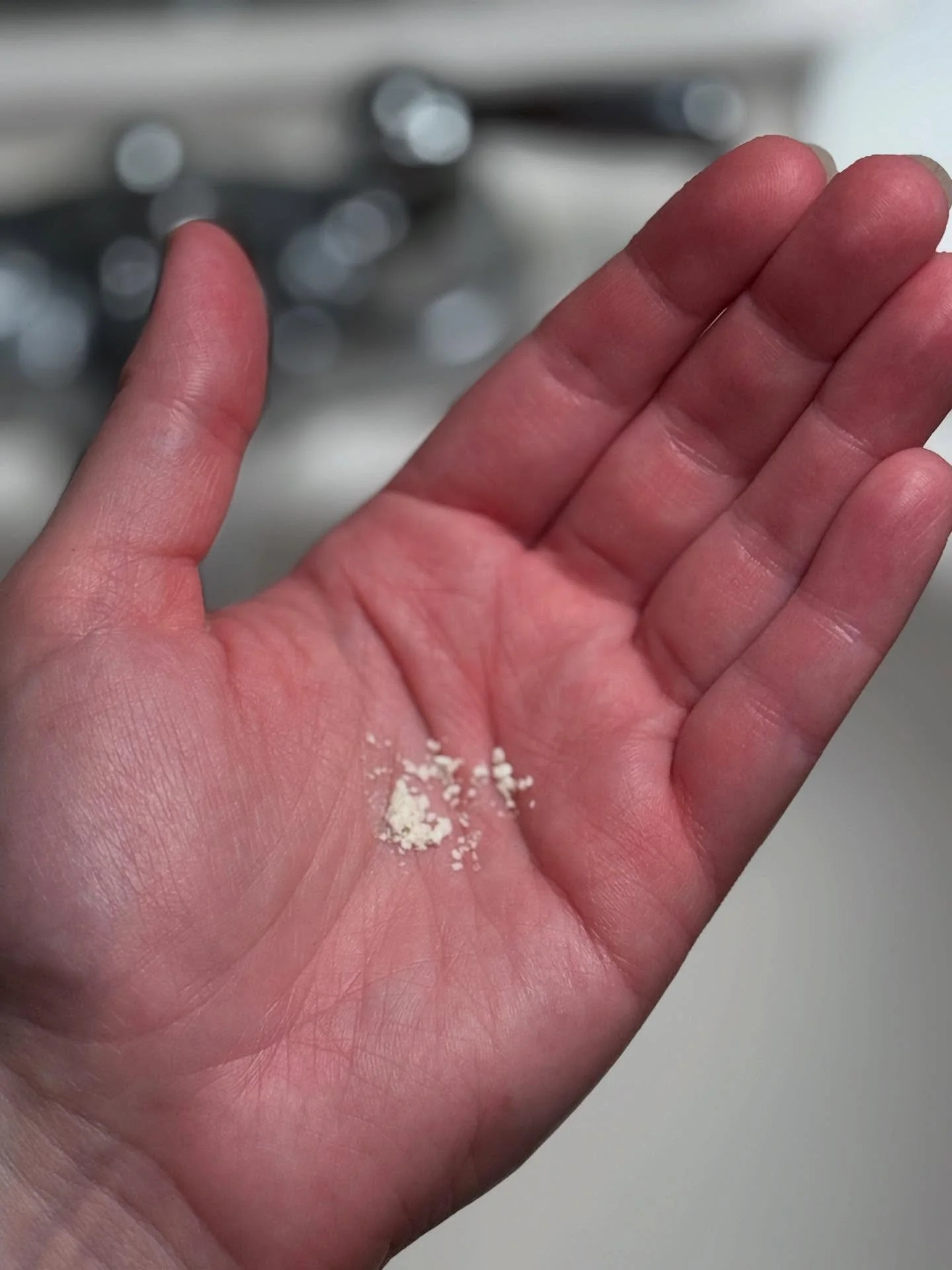&ldquo;But how much of the Vitamin C Booster should I actually use&rdquo;
Not much. This much. Little bit. Add a couple pumps of moisturizer and a drop or 2 of water (literally just wet your fingertip and that&rsquo;s plenty), mix to dissolve the pow