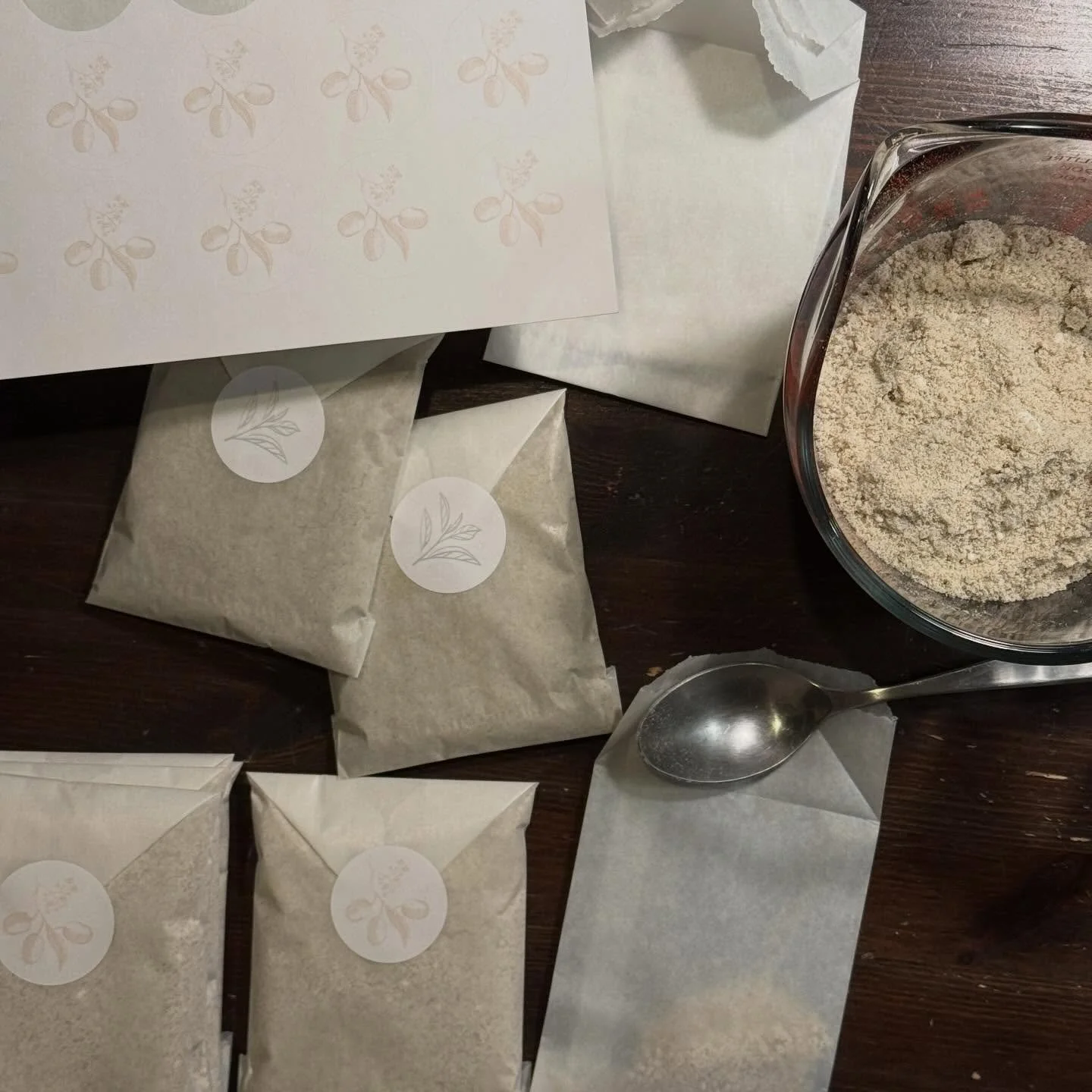 Remember those new bath soaks I said I&rsquo;d have ready back in February? Lol I totally lied about that 🙃
Check them out this weekend at @artifacteventschicago for the International Women&rsquo;s Day Market!

Date: Saturday 3/28 &ndash; Sunday 3/2