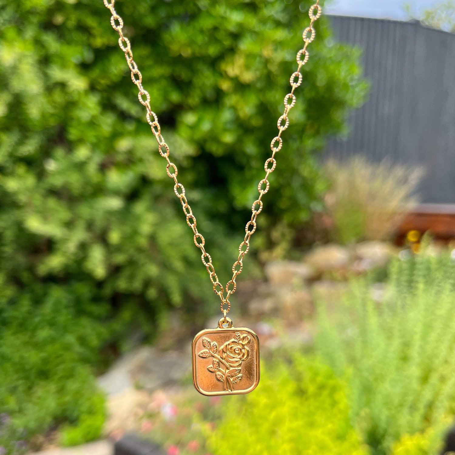 Rose necklace square — Famjo Boutique