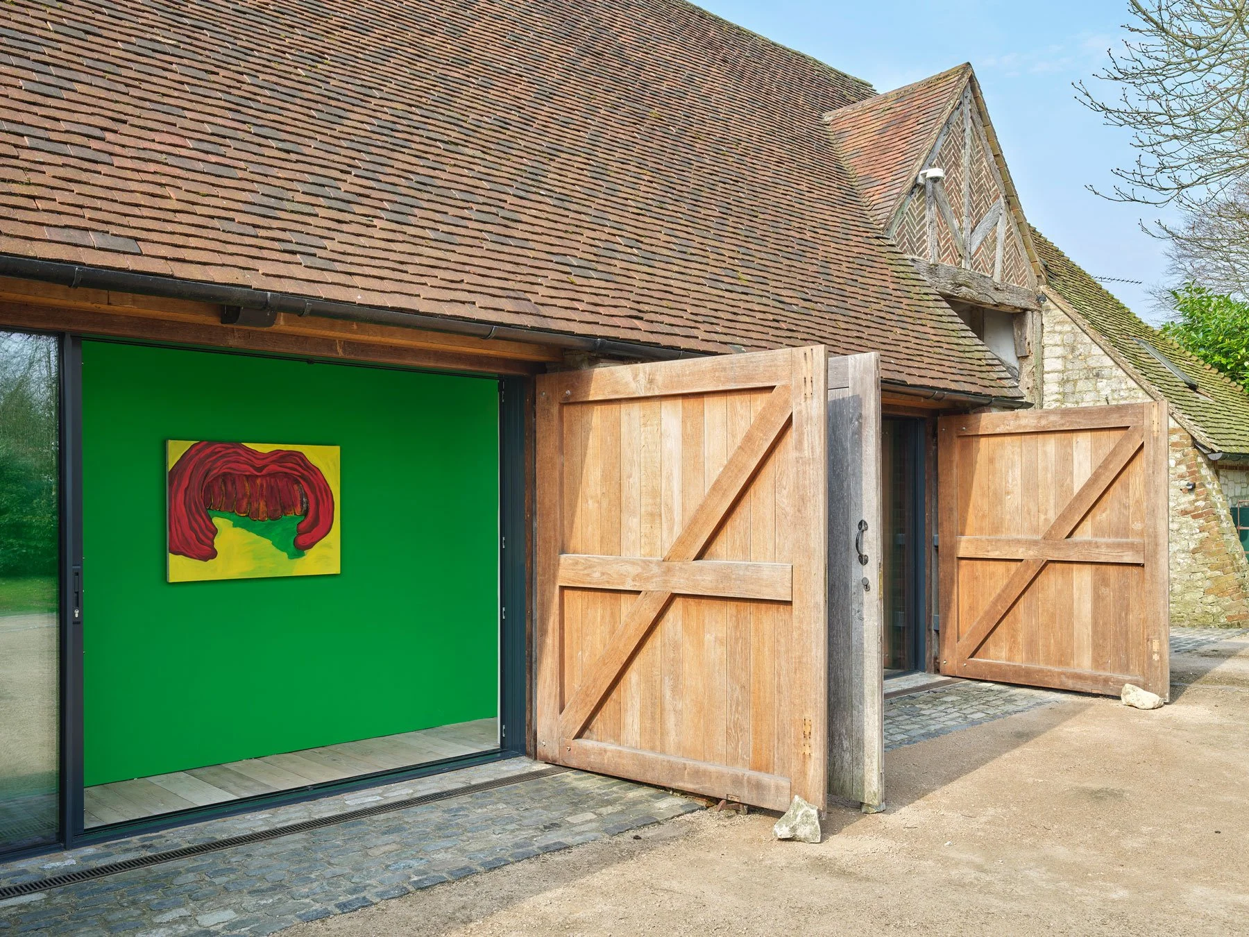 Carlotta Roma: TORSCHLUSSPANIK
Inspection Pit, West Sussex, UK, 8 - 29 March 2025
Photo: Ben Westoby / Fine Art Documentation