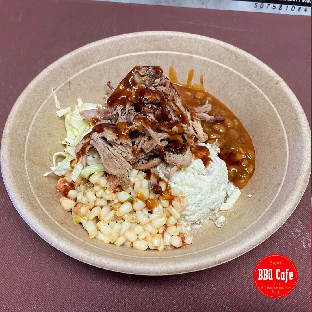 A perfect sampler. A perfect lunch. A perfect price. #atasteofthesip

#tendollarlunch #awardwinningbeans #simpleslaw #cajuncornsalad #loadedpotatosalad #bbq #barbeque #decaturga #eatlocal  #atasteofthesip #starkvillecafe #bbqpork #smokedbbq #eatlocal