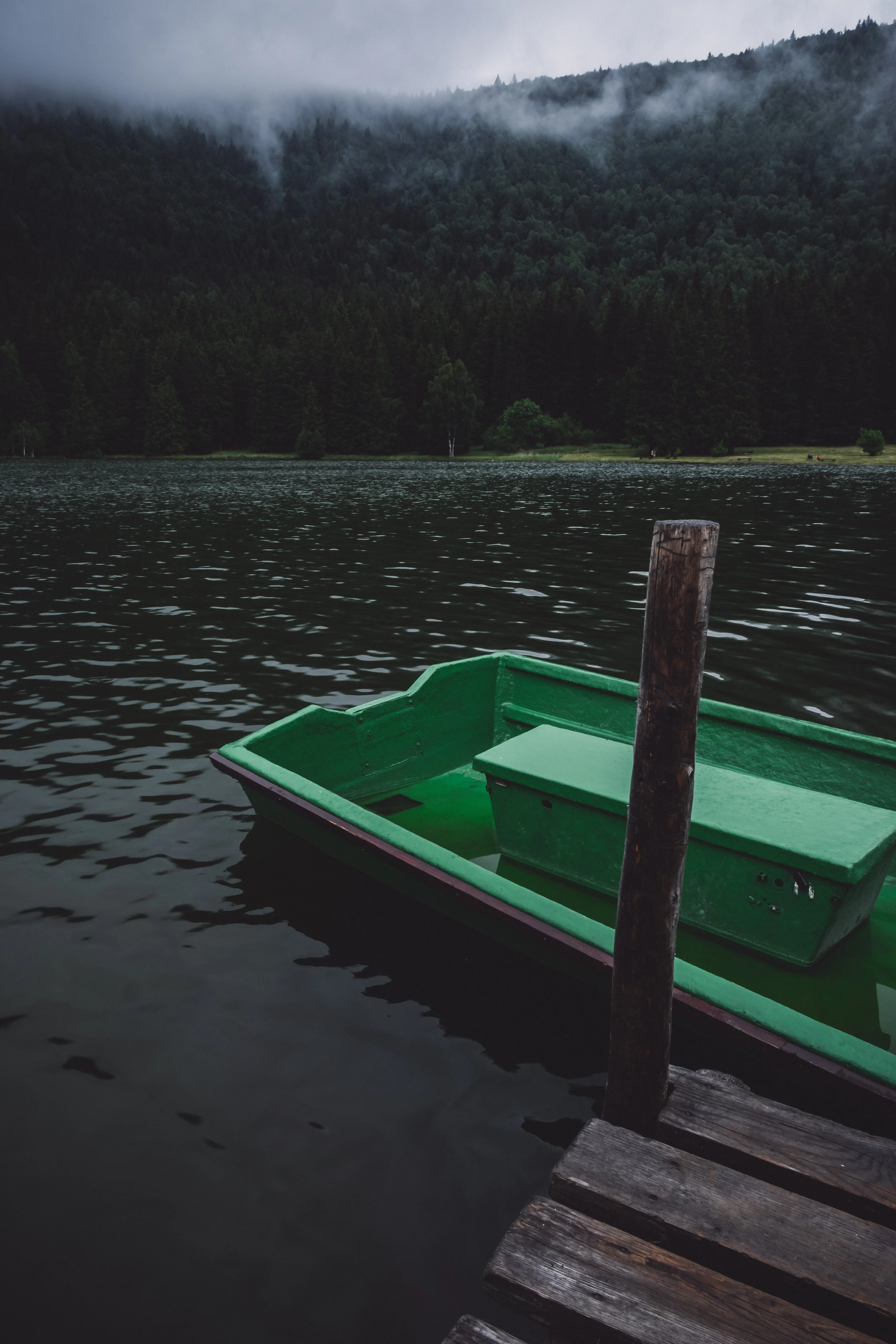 The only dock from lake Saint Ana with a lonely sinking boat, captured on 21.06.2020