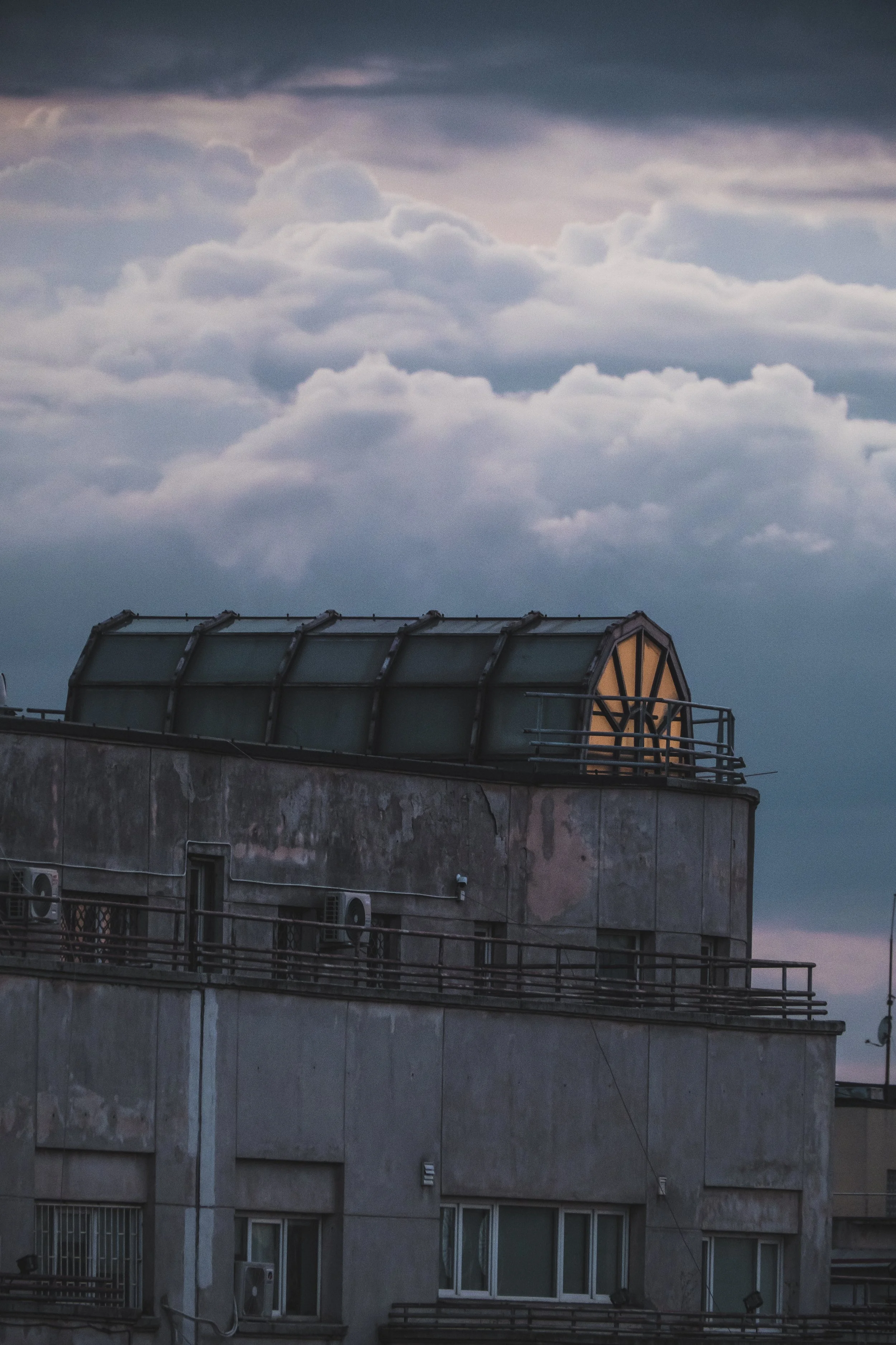 Stunning clouds above the Bucharest skyline capture on 21/09/2022