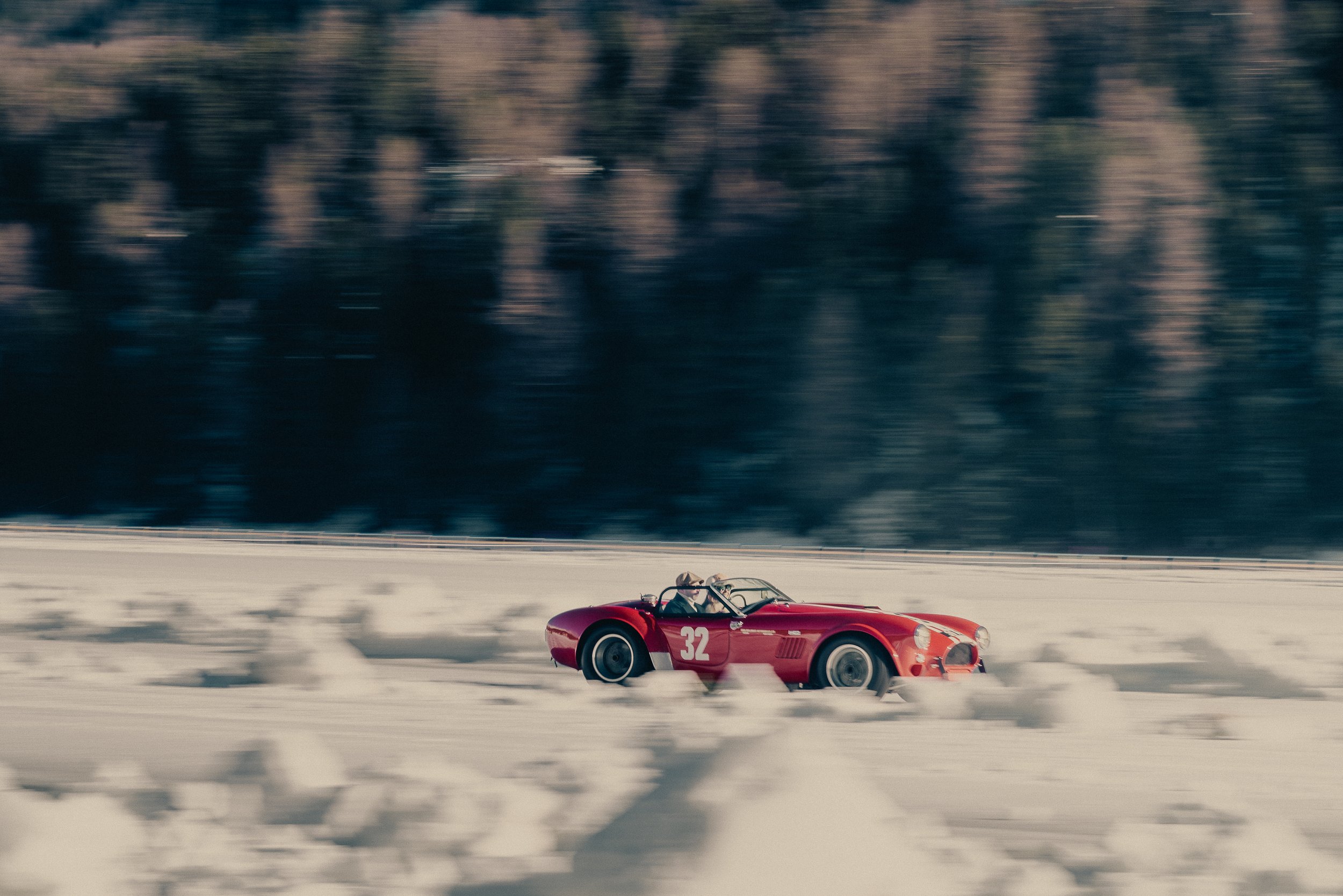 Shelby_Cobra_Racer_at_ICE_StMoritz_2023_Panning_DSLuxury_Event.jpg