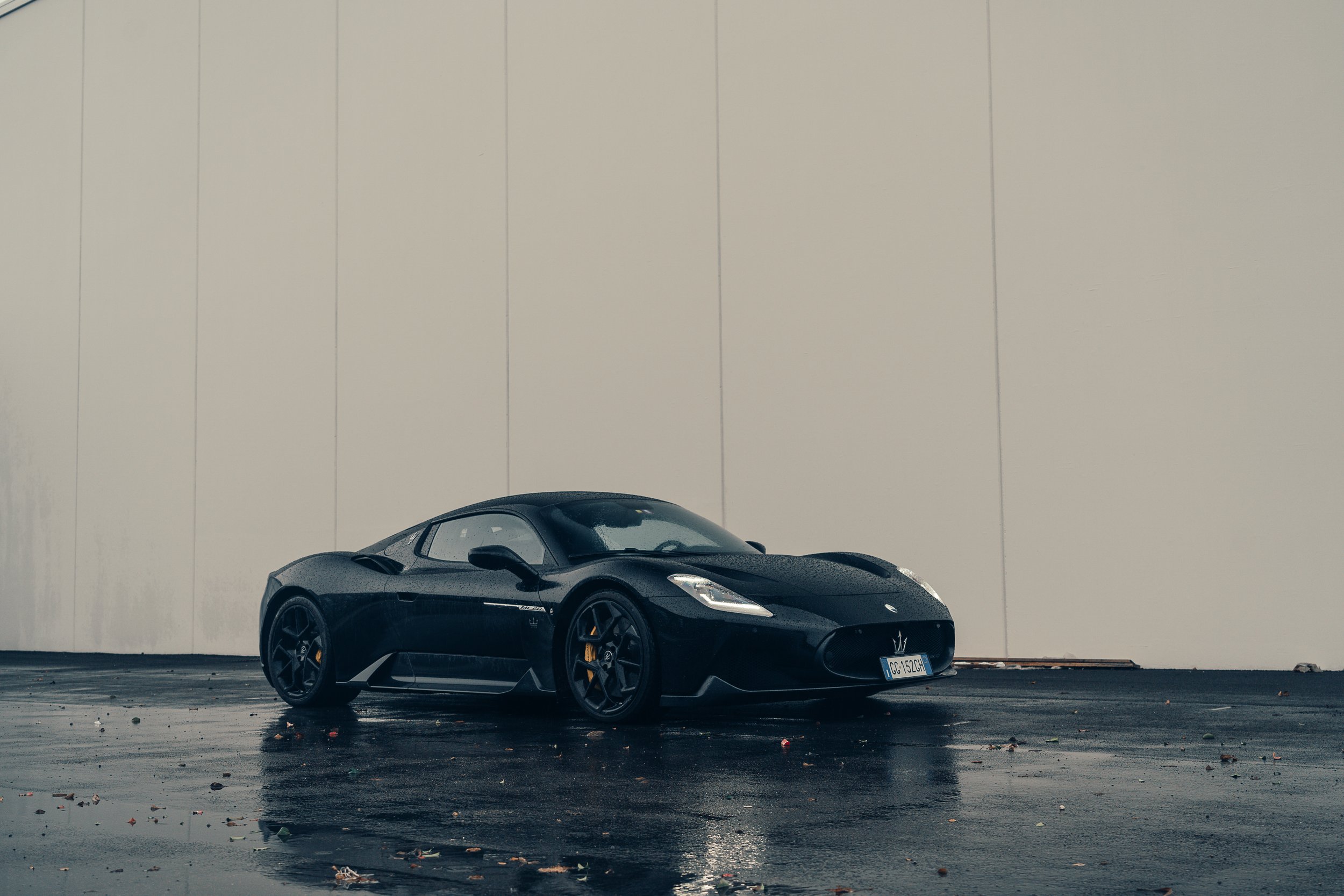 Black_Maserati_MC20_2023_in_StMoritz_Front_Quarter_DSLuxury_Rental.jpg