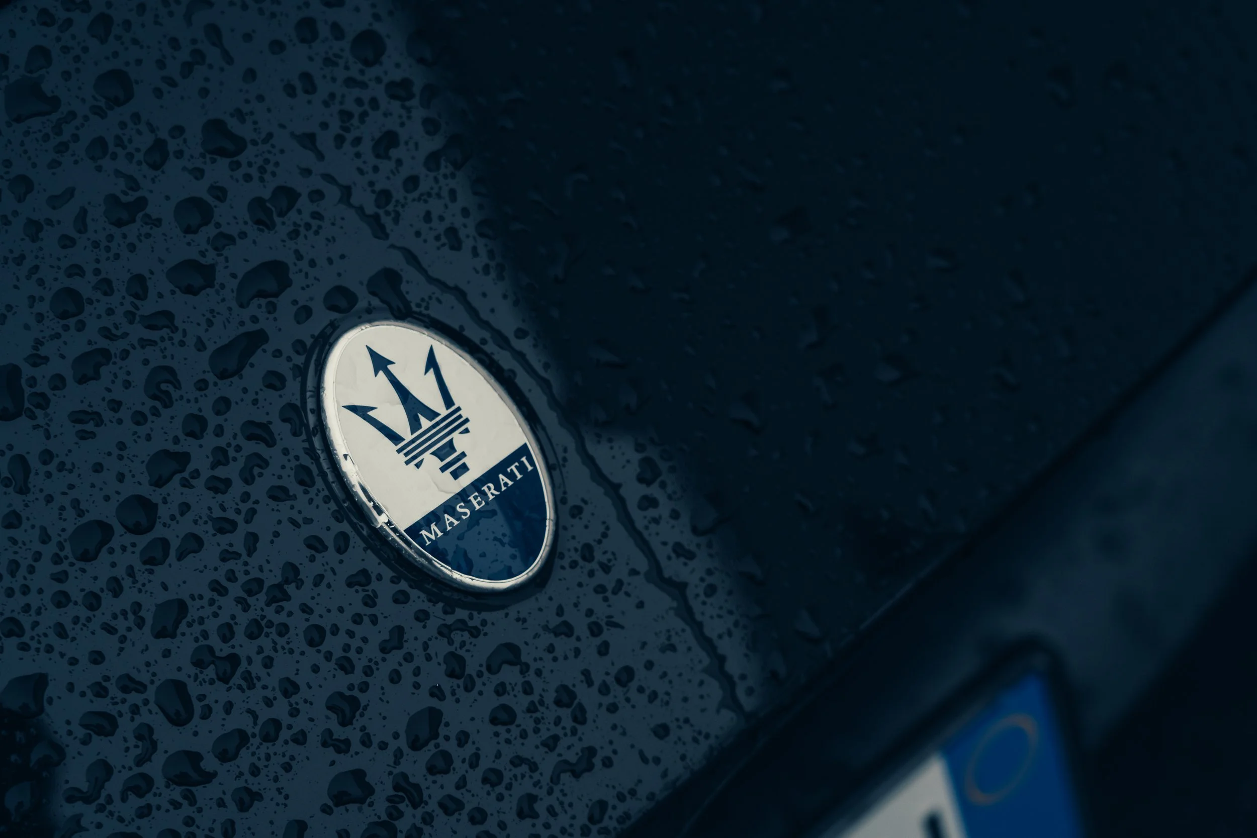 Black_Maserati_MC20_2023_in_StMoritz_Maserati_Badge_DSLuxury_Rental.jpg