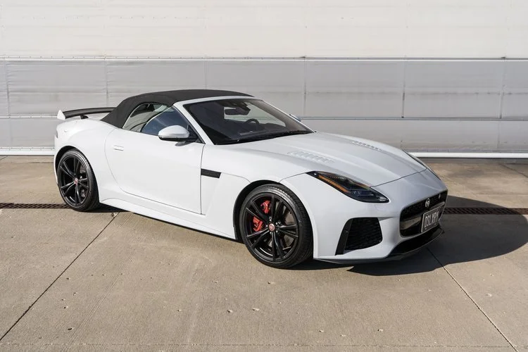 Jaguar F Type SVR 