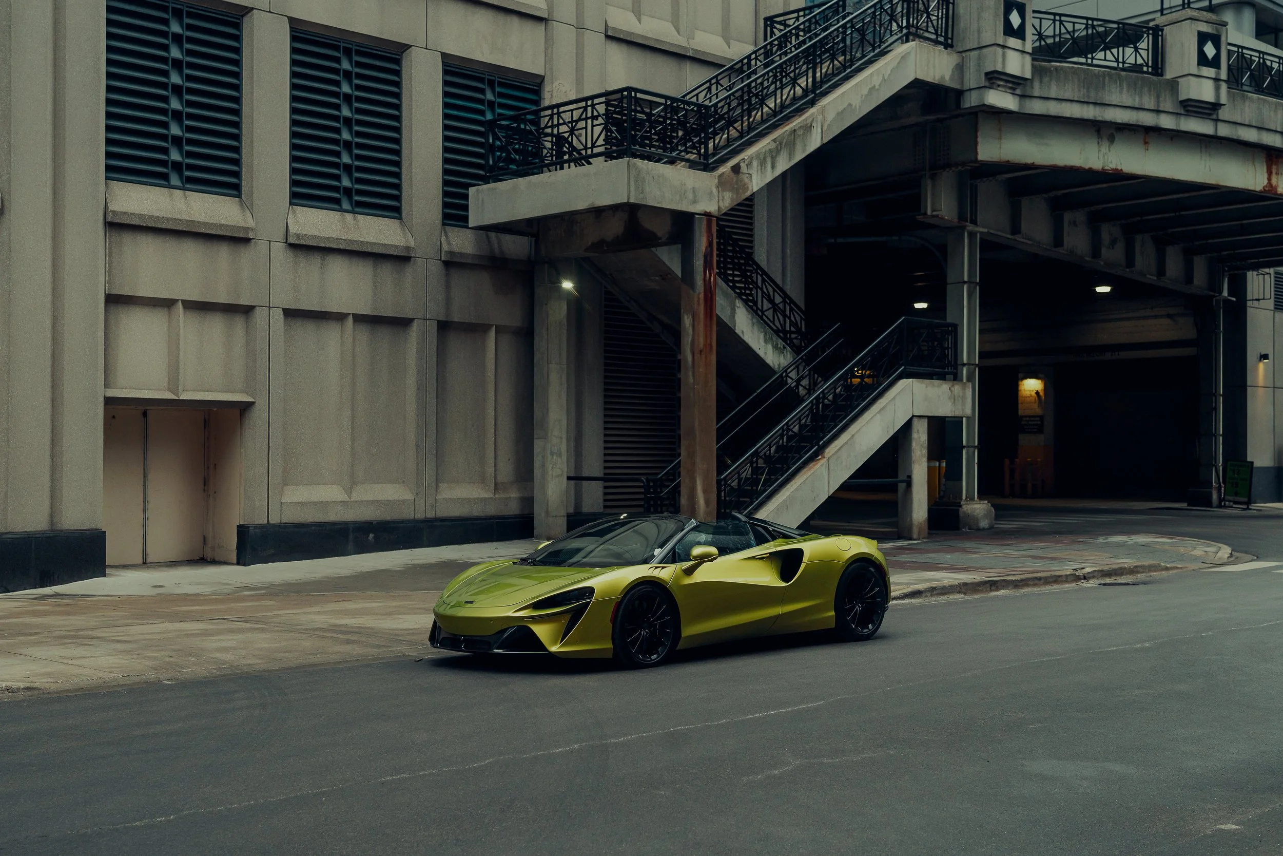 2025 McLaren Artura Spider 