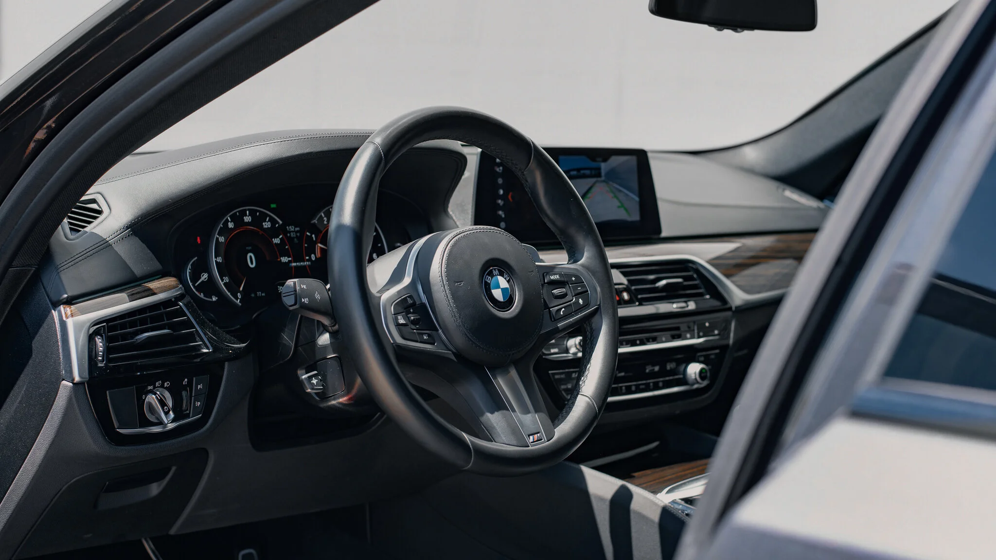 Iqra Sohail-DS Luxury-BMW M550i-6.jpg