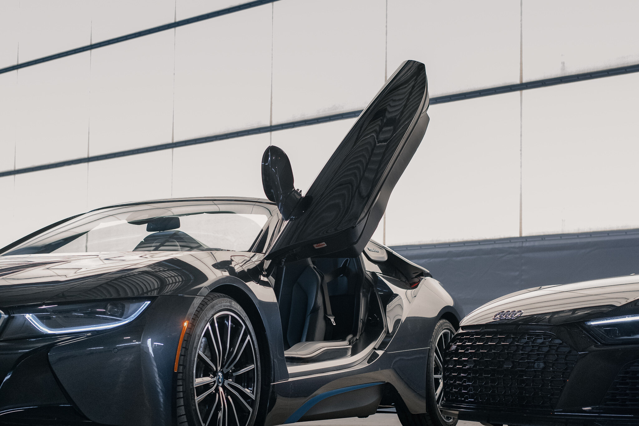 Rent the 2019 BMW i8 Roadster | DS Members Collection®