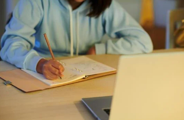 How to Write Strong Supplemental Essays for College Applications
