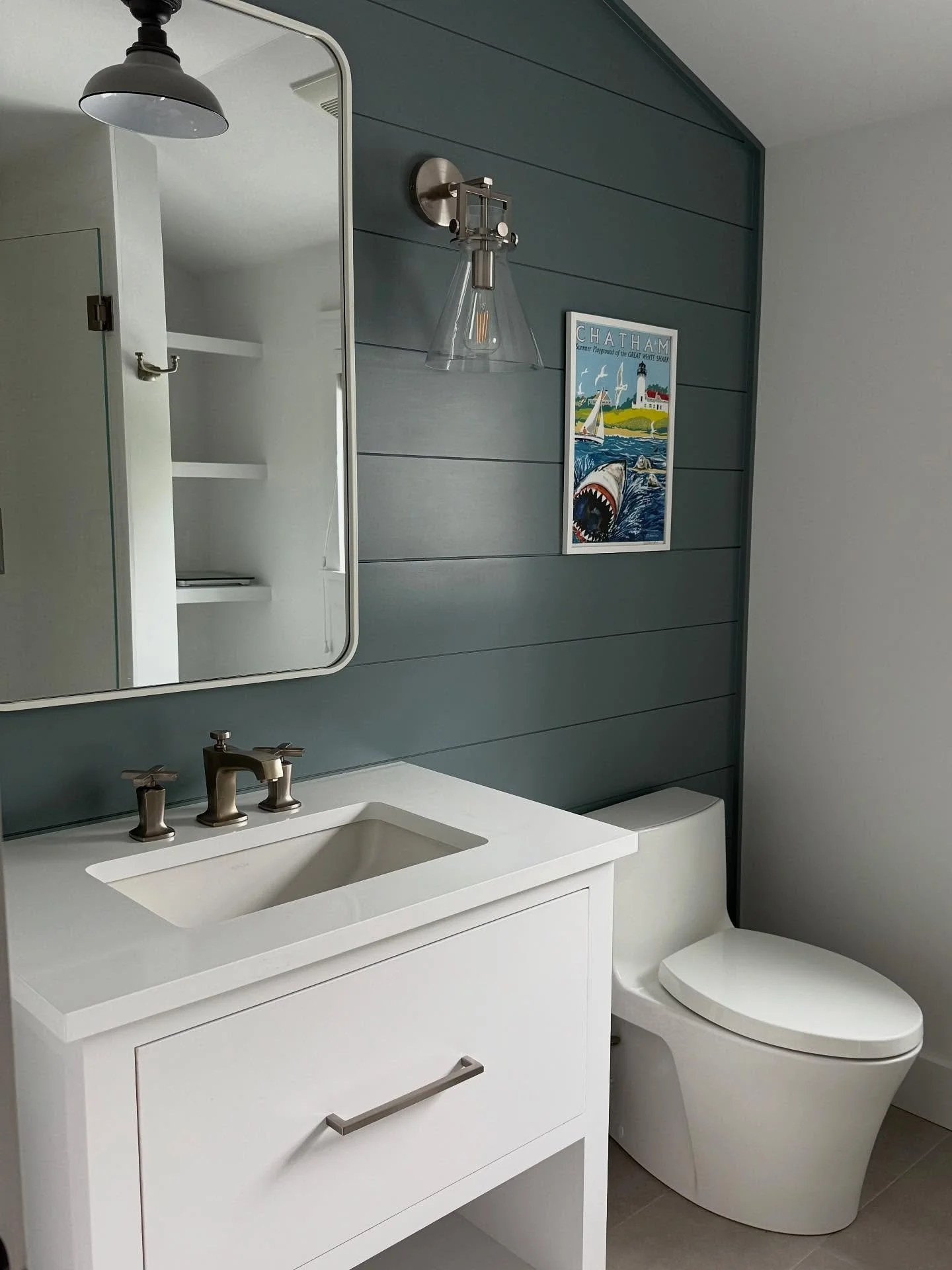 Sometimes keeping it simple is the best idea, right?
#accentwall #guestbathroom #guestbath #playroom #blueaccents #coastaldecor #coastal #coastaliving #coastalhomedecor