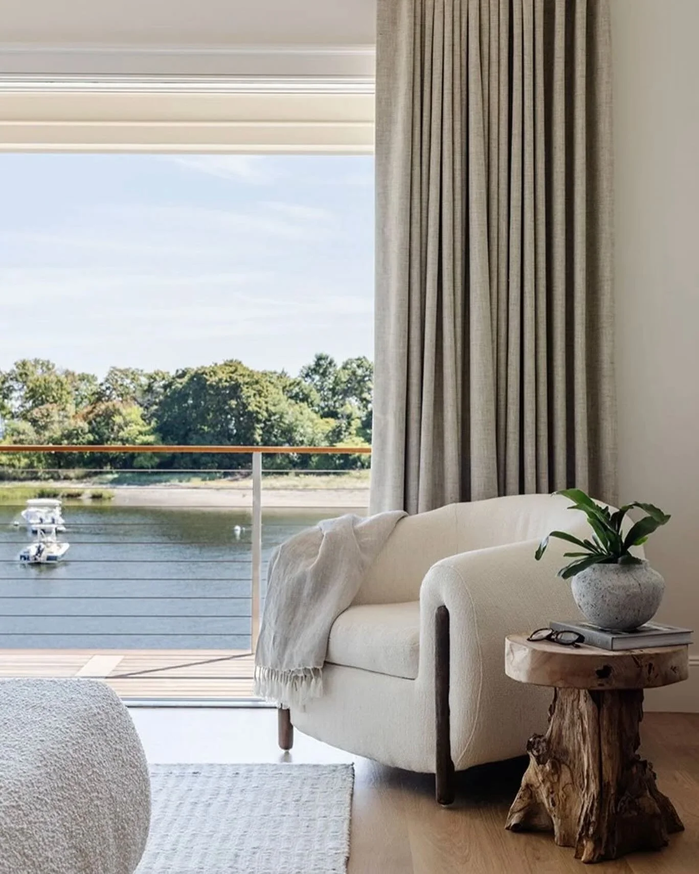 A lovely little corner of our latest coastal construction project. What a great experience working with this wonderful client, architect, builder and ALL the artisans involved. It takes a talented village and we were lucky to be part of this team.
Mo