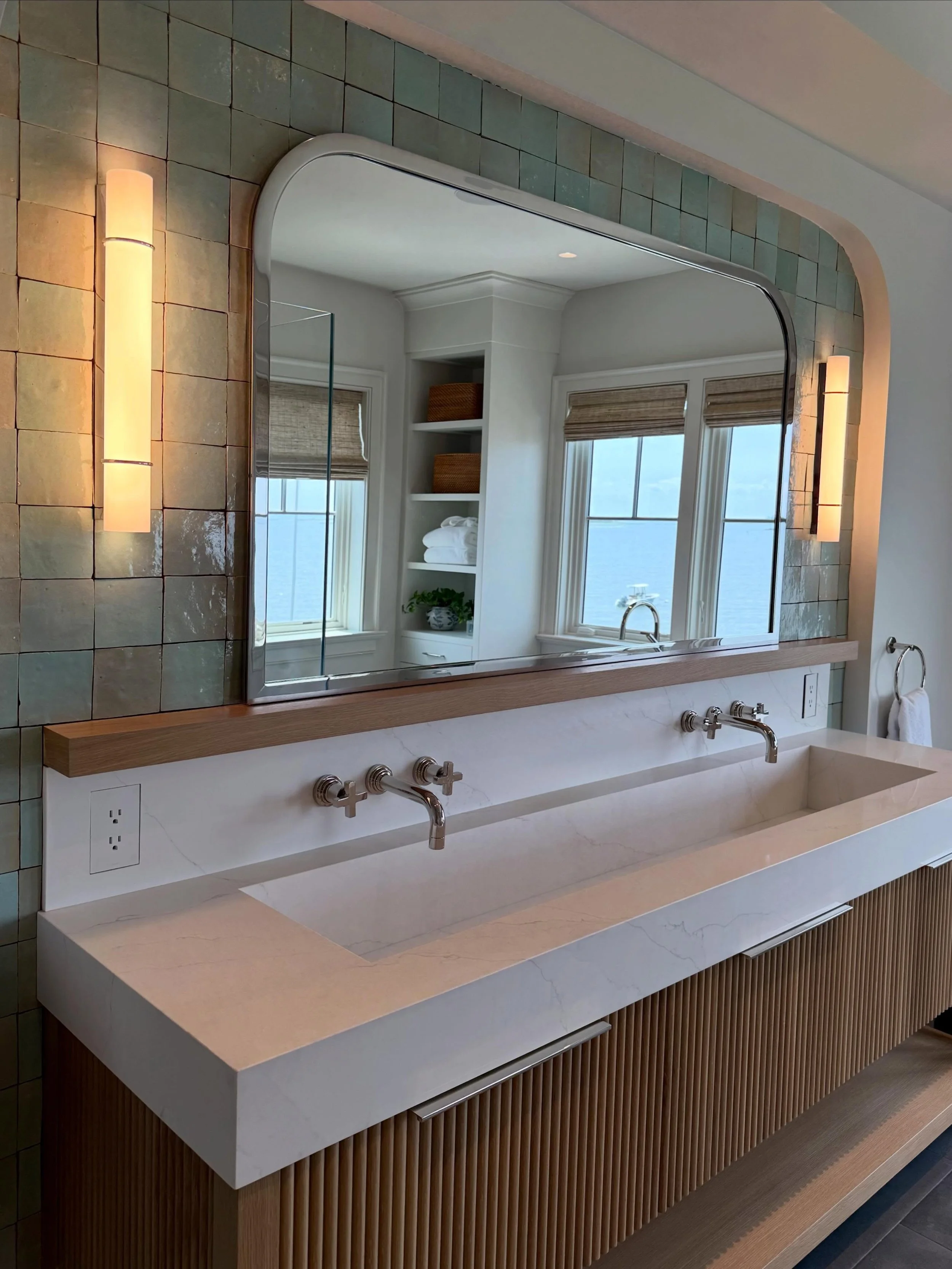 One of our FAVORITES!!
A totally custom Primary bath vanity.
Design:@kristafoxinteriors
Building: @fairfieldhouseandgarden 
Stone: @tilestonetechniques 
Plumbing: @waterwareshowrooms 
Lighting: @chloewinstonlighting
Custom mirror: @artisticironworksl