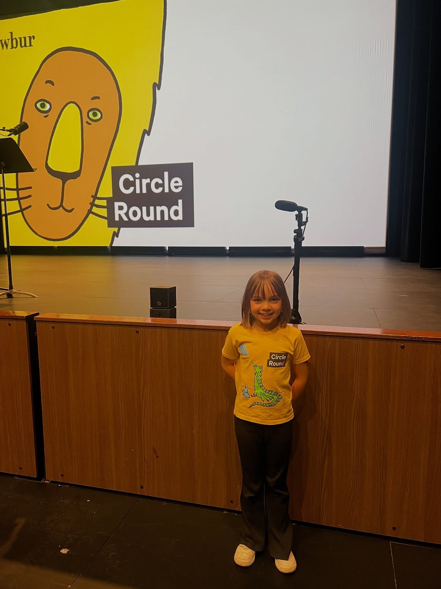 Still dreaming about last Sunday October 5th where Norah&rsquo;s dream came true and she got to attend a live recording (for episode 299 and 300!) of  her absolute favorite podcast, @circleroundpodcast. She made a scrap book with all the autographs o