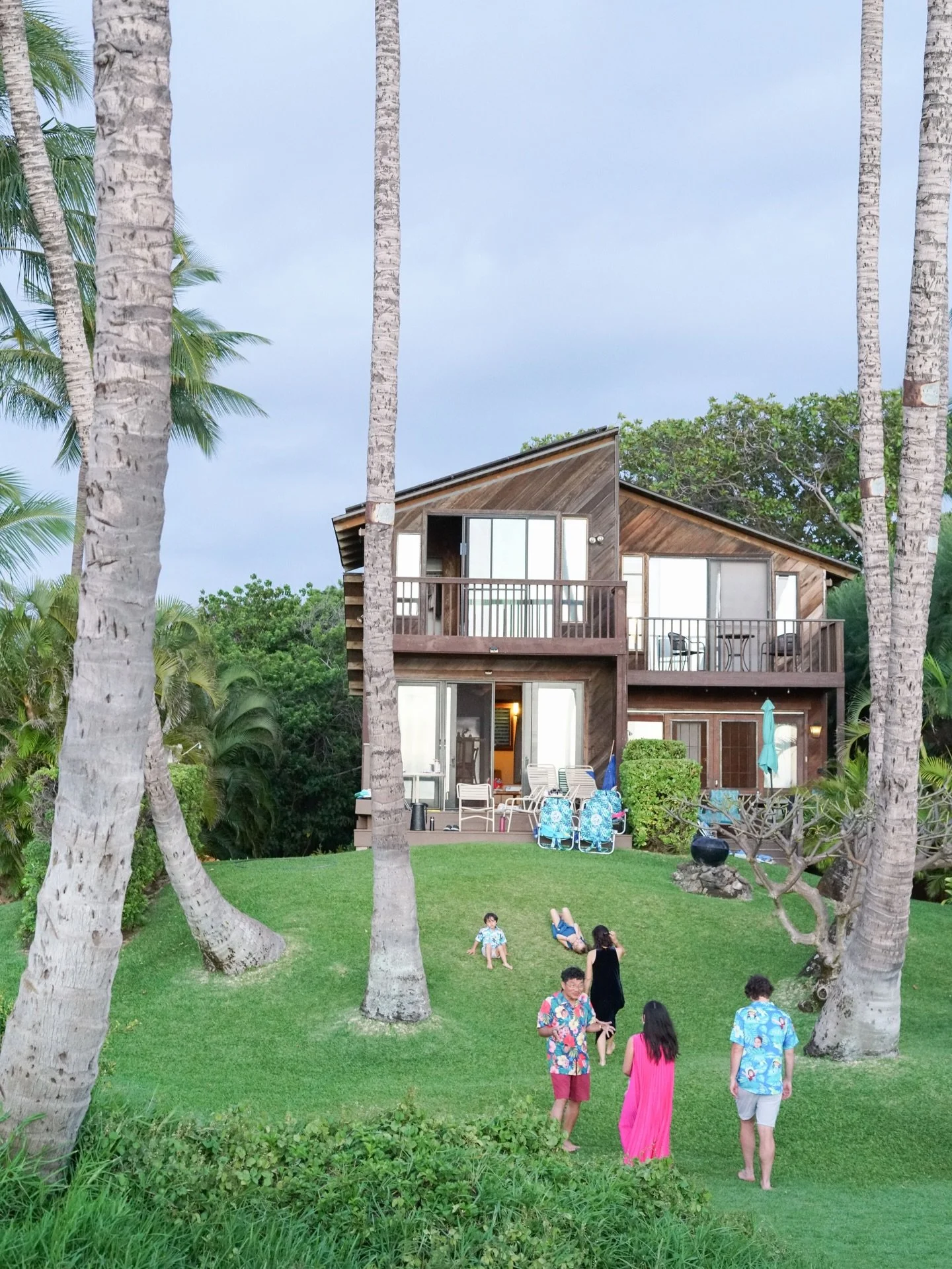 Maui part 3. THE house. Filled with love. The owners laid the foundation for it in 1977 and still staying there part time today. There are pictures of his 4 children and 11 grandchildren everywhere in this very clearly beloved home. We felt lucky to 