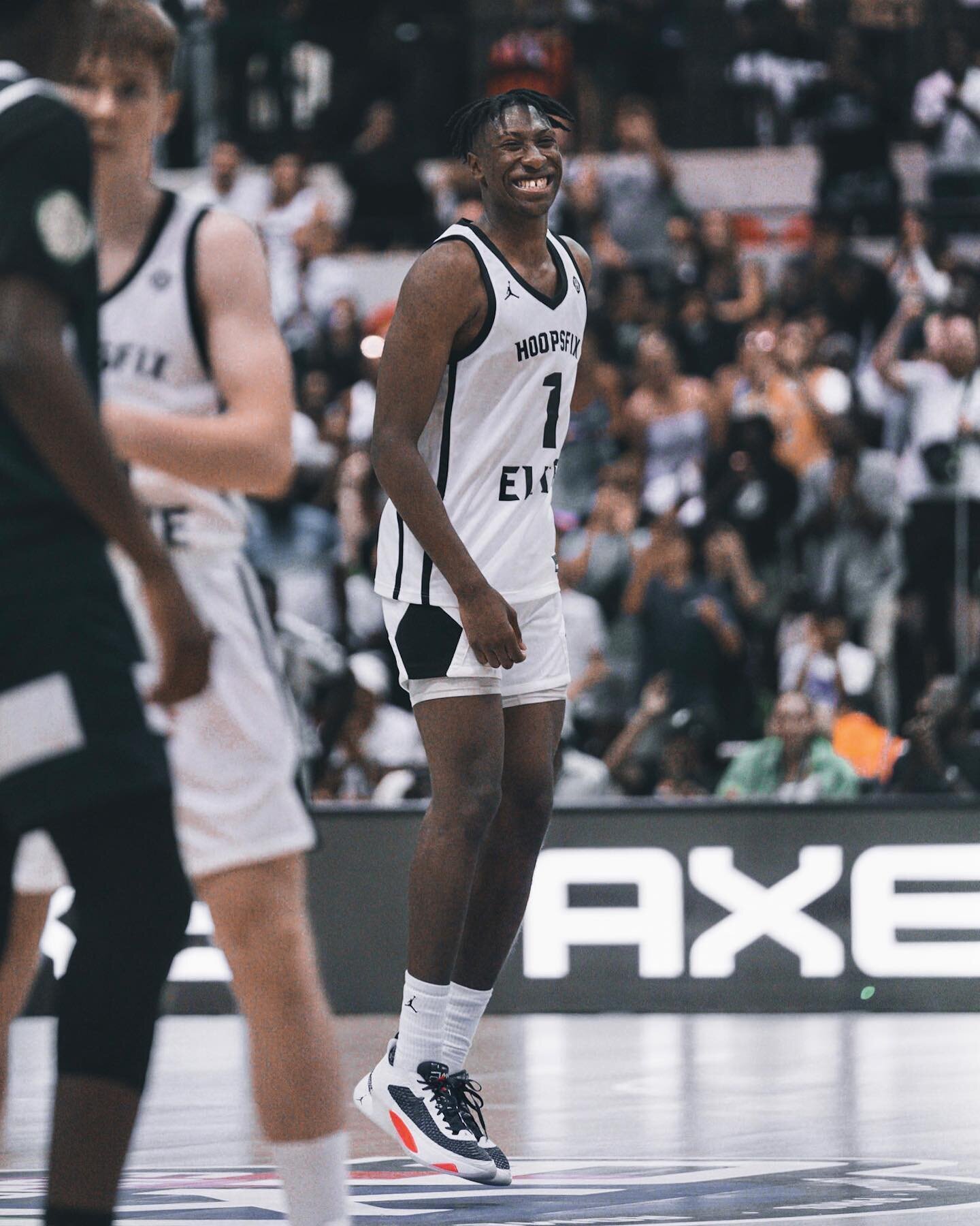 That feeling when you beat one of the best high school teams in the world in front of a sold out crowd at home 🏀🇬🇧

#britishbasketball #hoopsfix #hoopsfixelite #london #hoopersofinstagram #ballislife #hoopdreams #basketballengland #highteahoops