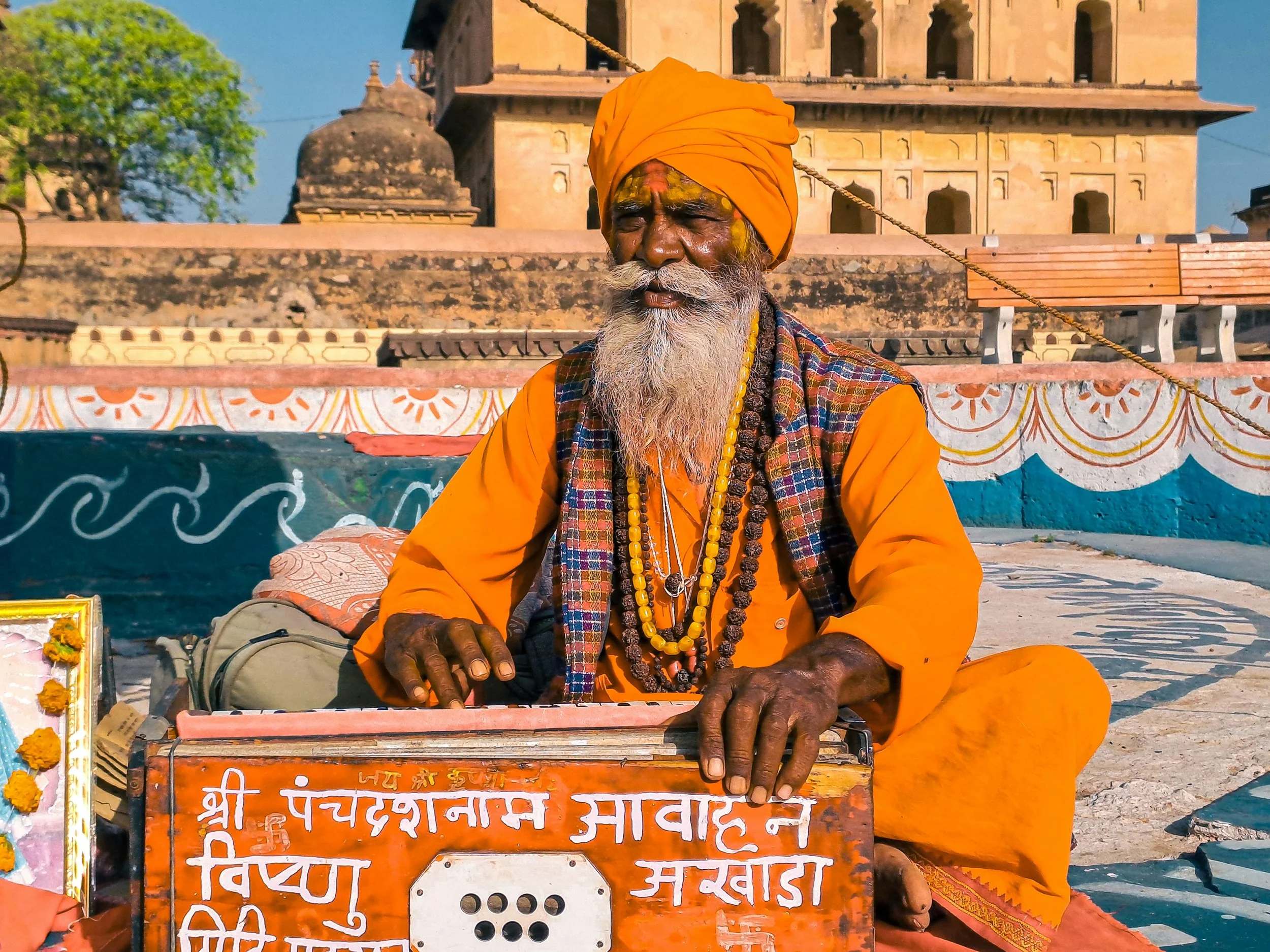 Kirtan, Sadhu, India, Orange