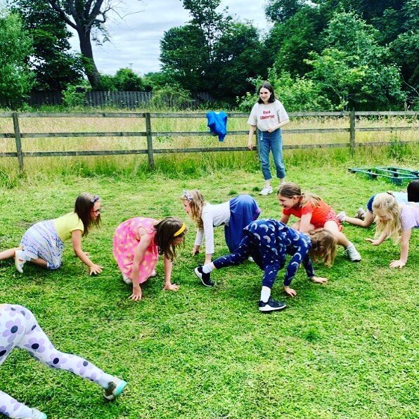 6-8s practicing their &lsquo;spynastics&rsquo; today! 

@outdoorplaybarn #performance #performingarts #drama #theatre #outdoor #outdoors #outdoortheatre #outdoortheatregoals #kidsofinstagram #kidsactivities #kidsactivity #summercamp #glasgow #glasgow