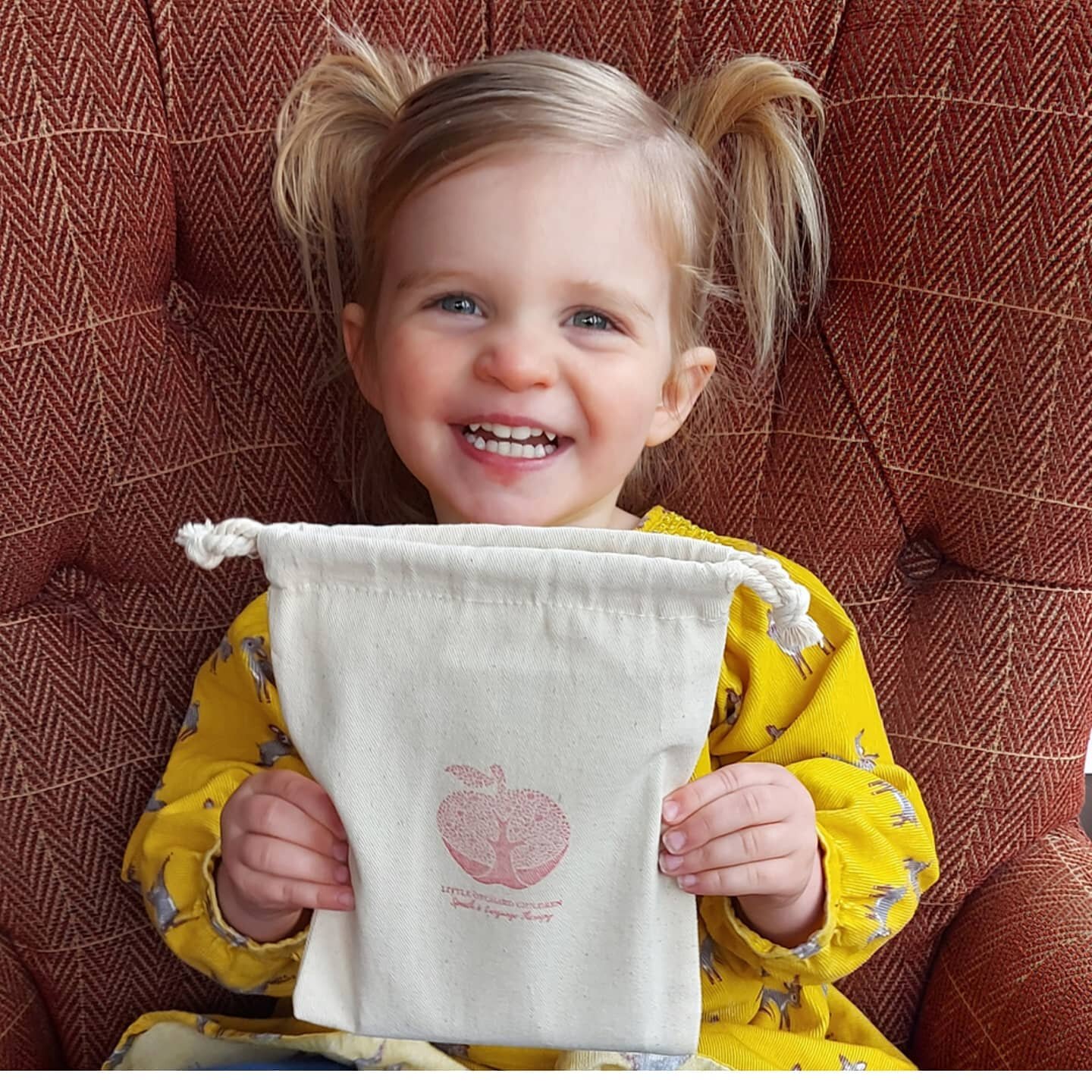 Did you know that Little Orchard Children has created the UK's first eo-friendly resource pack to help with Speech and Language?
.
Helping children find their voice and helping the planet.
.
What is there not to smile about?
.
.
.
.
.
.
.
.
#ecofrien