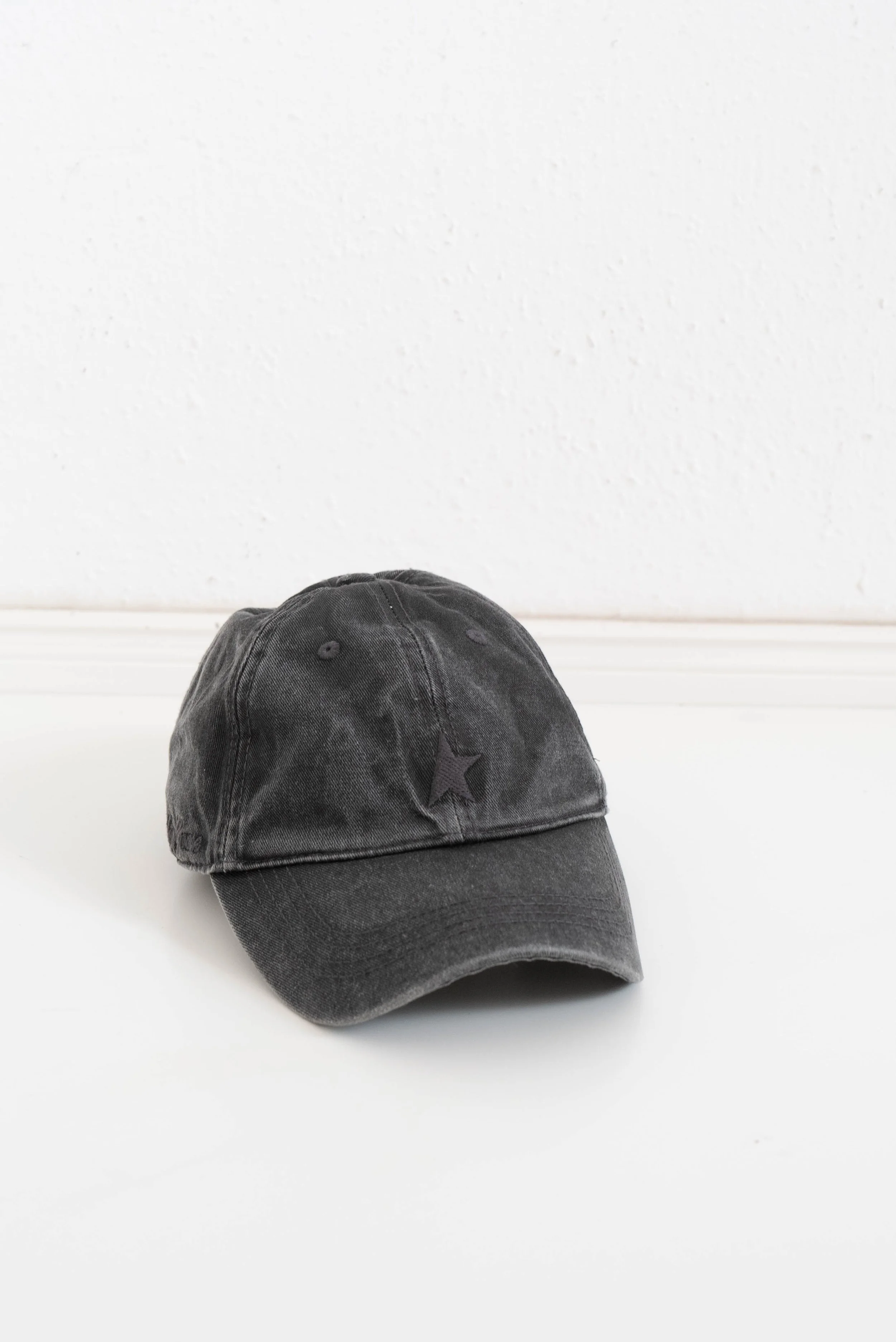 golden goose cap (1 von 3).jpg